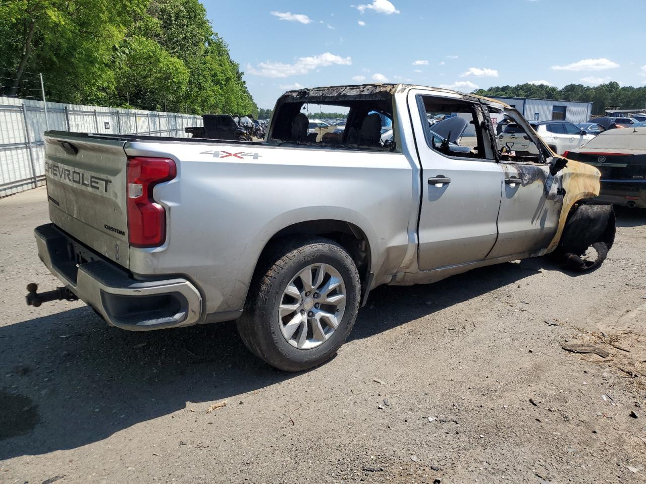 2020 Chevrolet Silverado - Image 3
