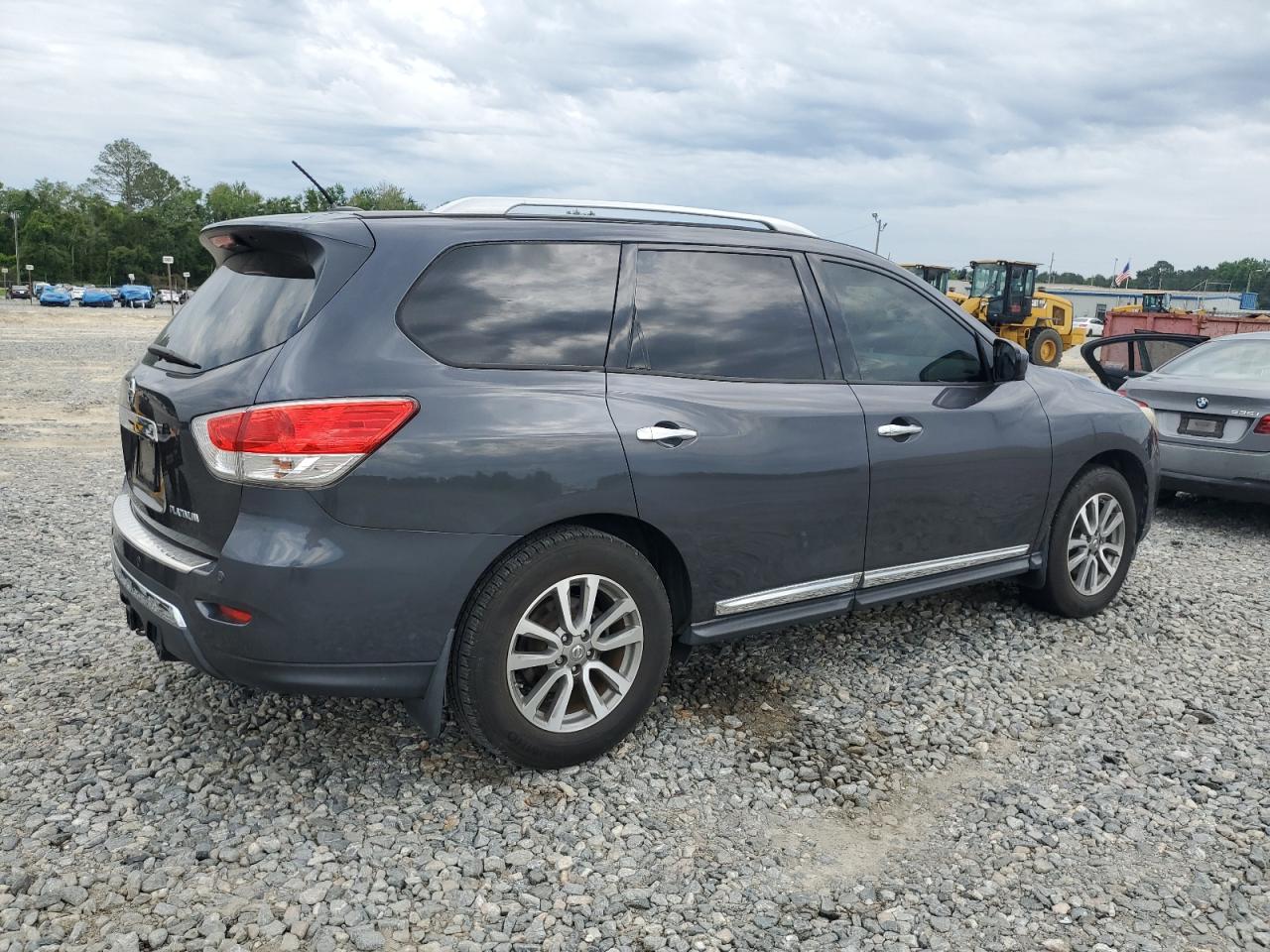 2014 Nissan Pathfinder - Image 3