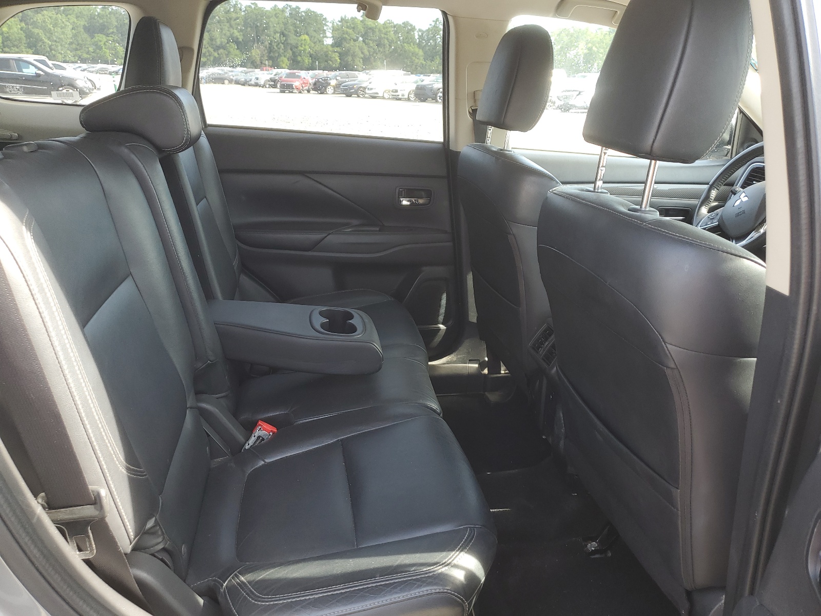 JA4AZ3A34KZ034150 2019 Mitsubishi Outlander Se