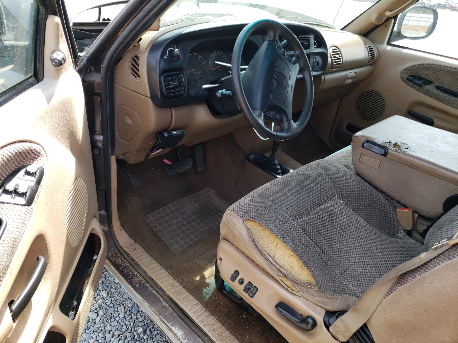 1B7KF23W1WJ186881 1998 Dodge Ram 2500