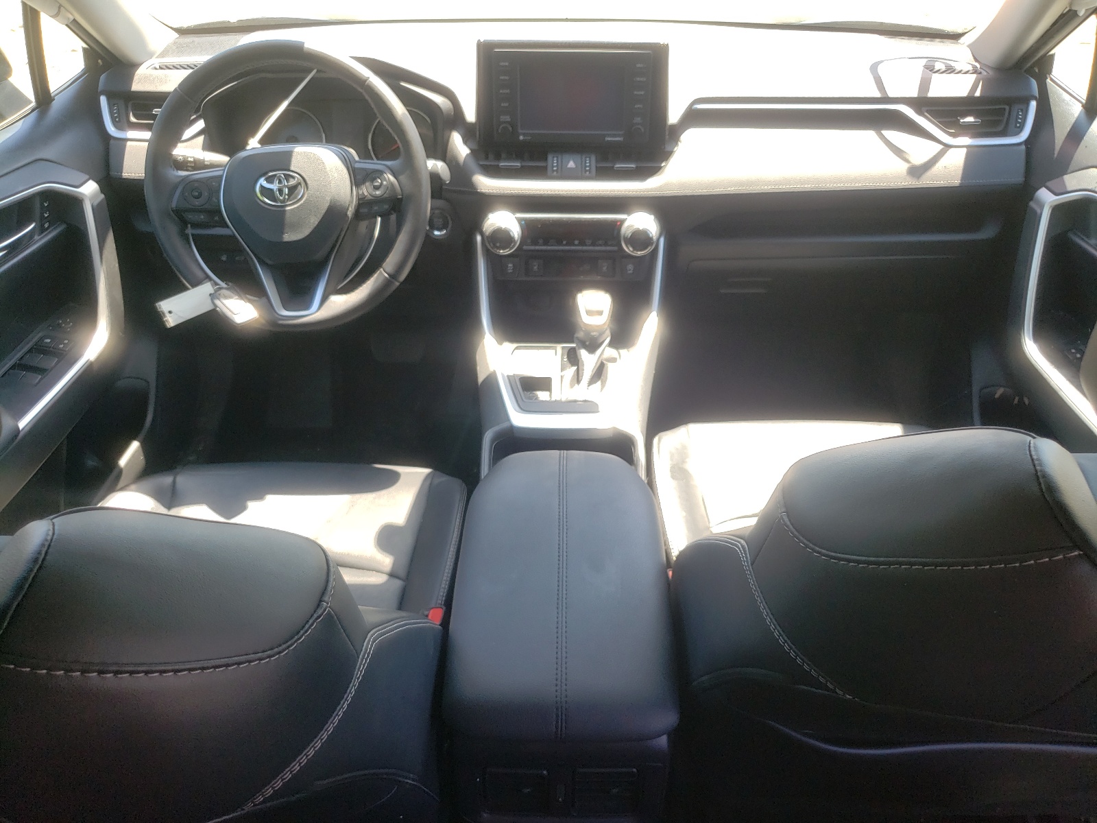 2T3A1RFV6MC161965 2021 Toyota Rav4 Xle Premium