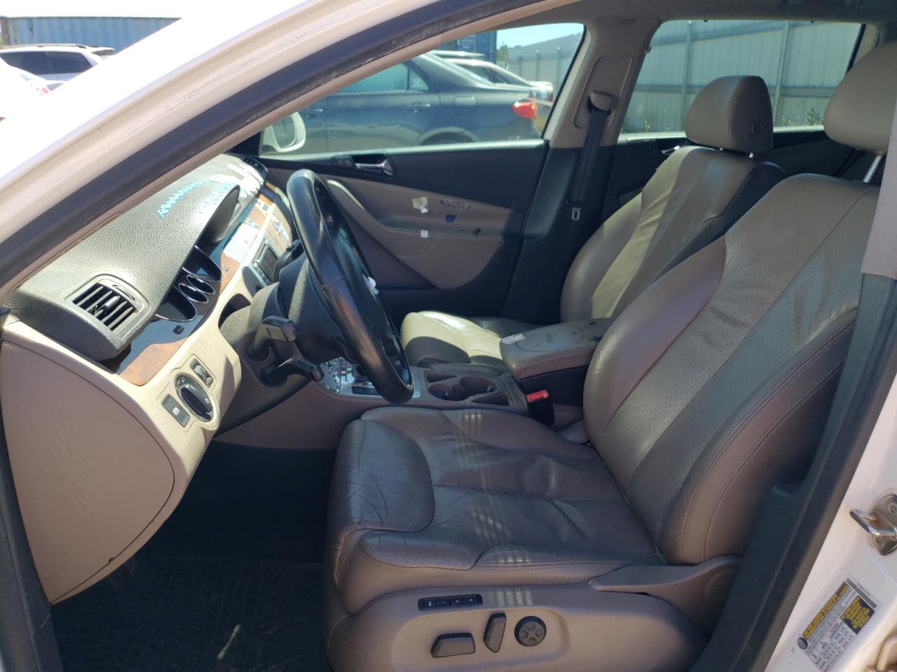 2008 Volkswagen Passat Wagon Lux VIN: WVWTK93C48E090351 Lot: 55560994