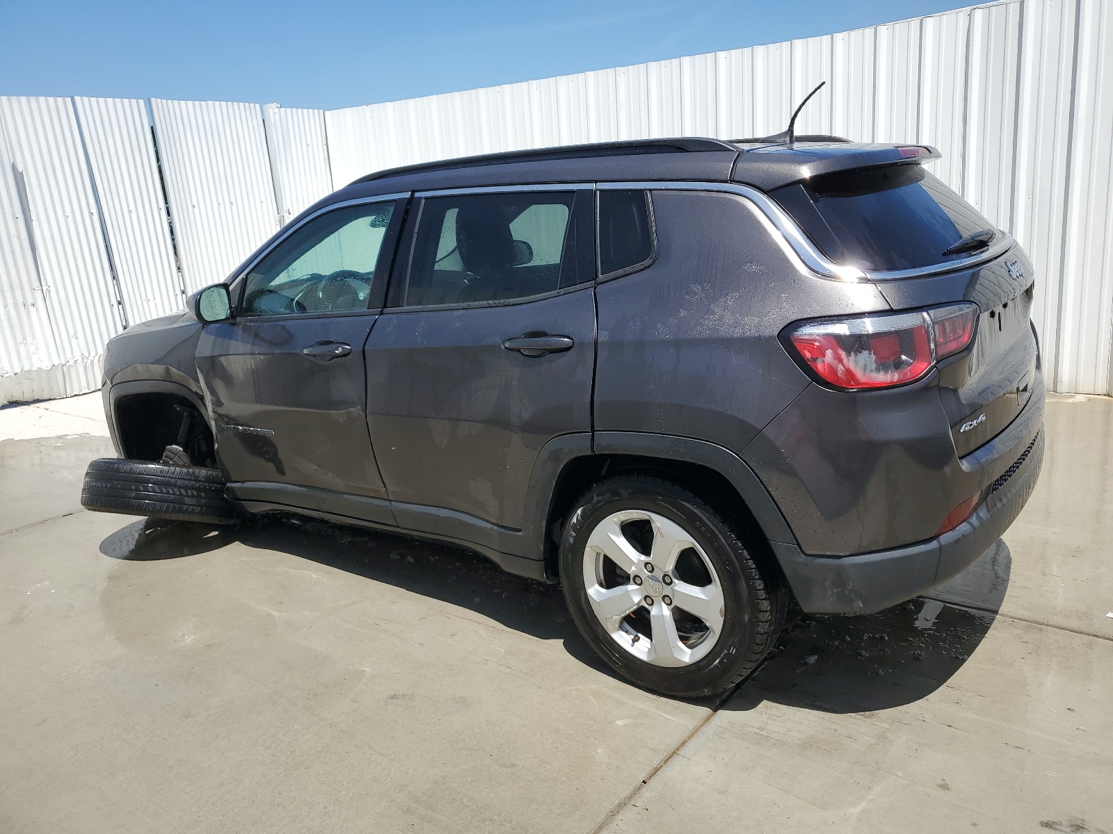 3C4NJDBB6JT307167 2018 Jeep Compass Latitude