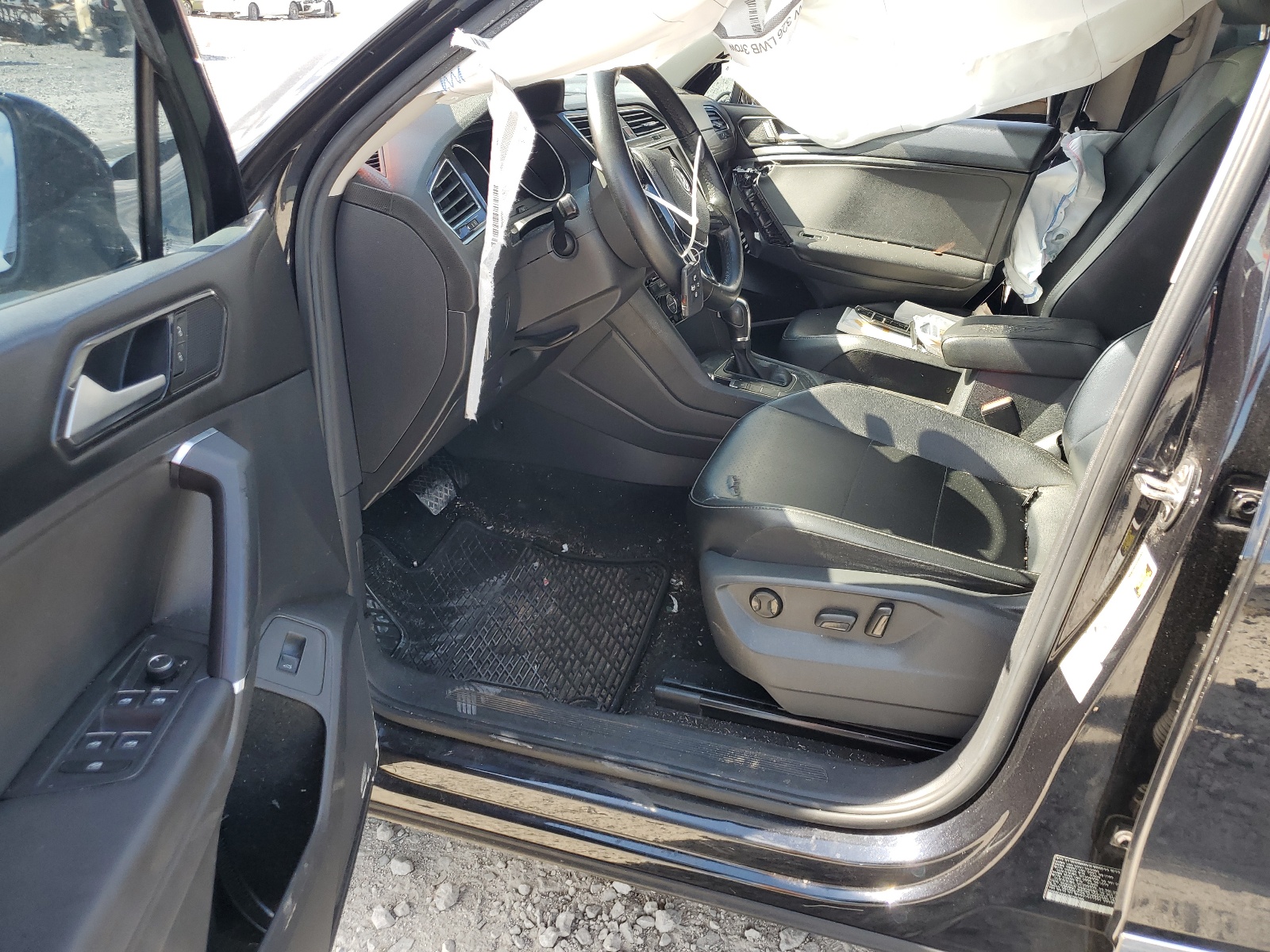 3VV3B7AX6JM165708 2018 Volkswagen Tiguan Se