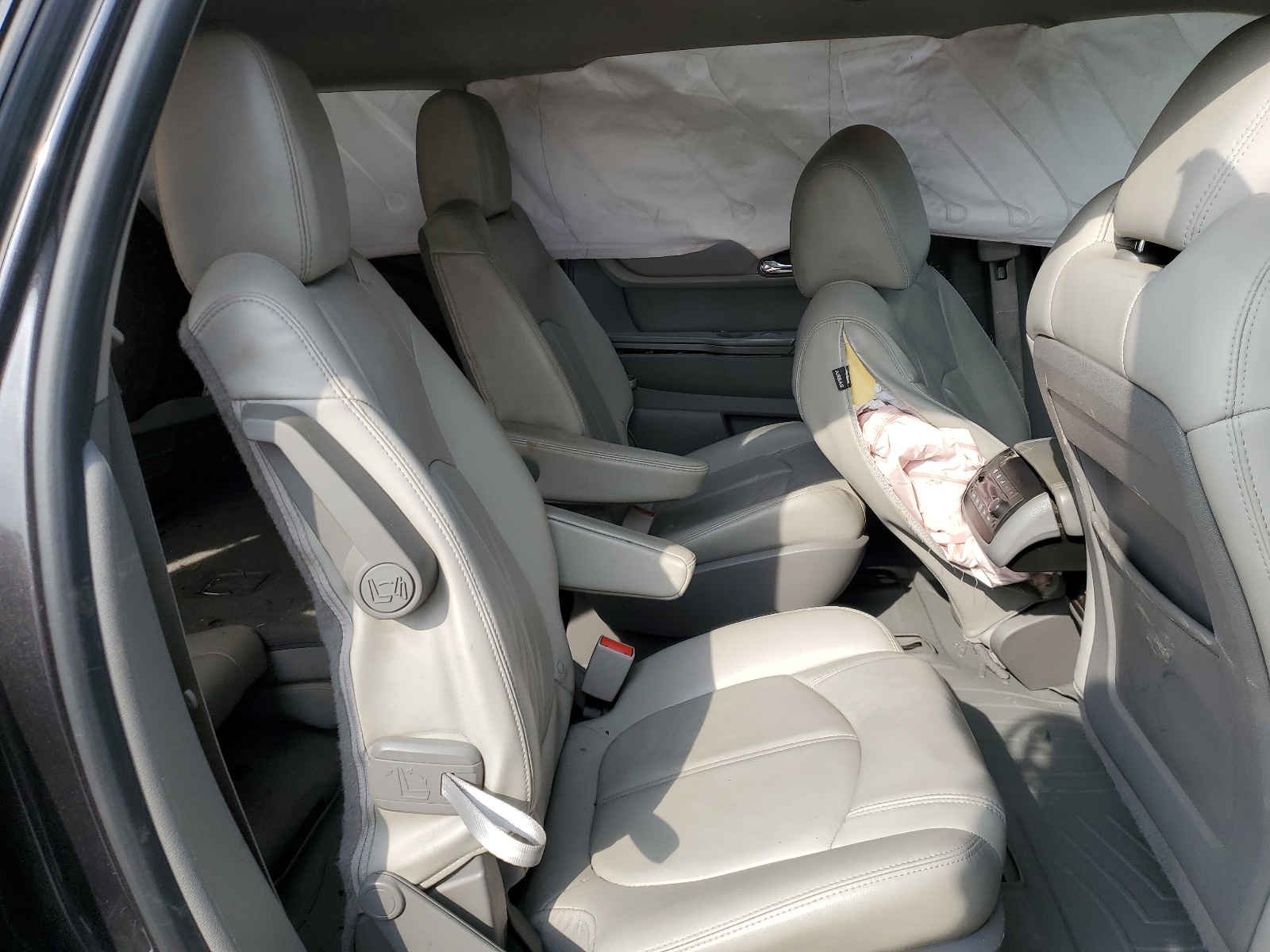 1GNKVHKD2FJ304546 2015 Chevrolet Traverse Lt