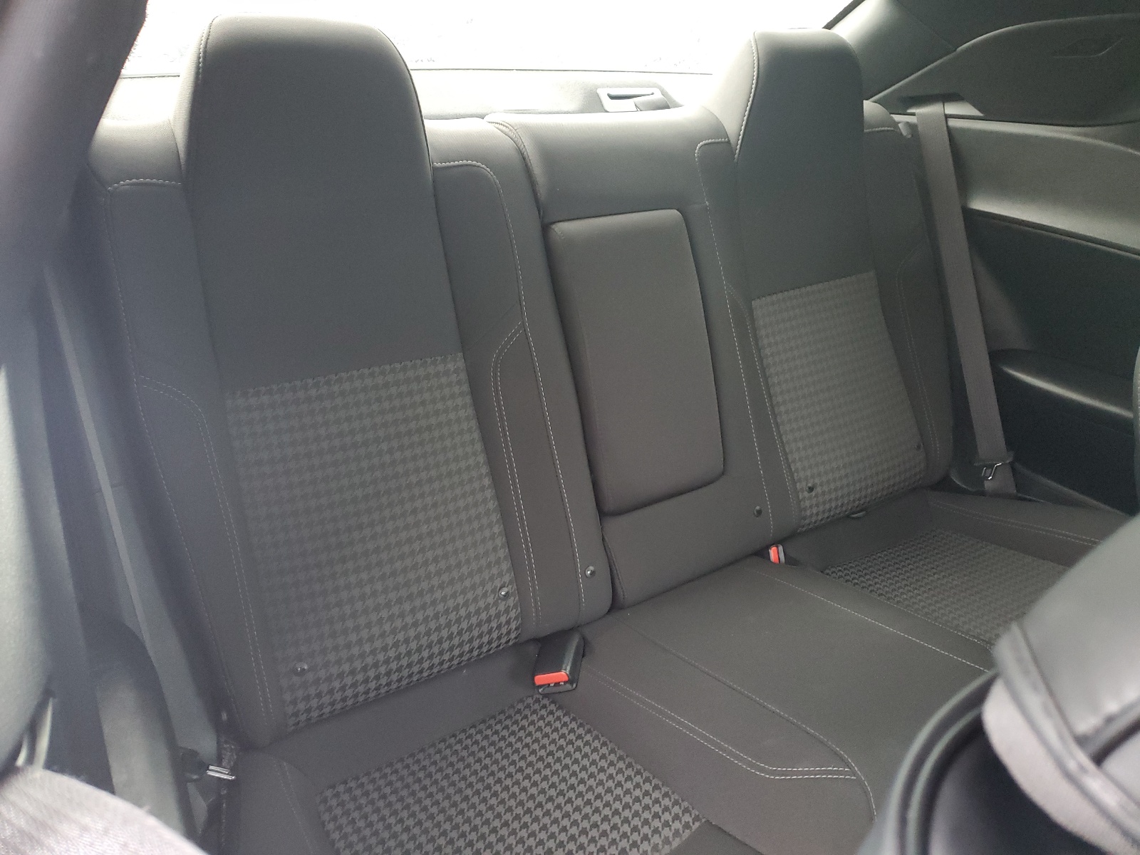 2C3CDZAG4KH718977 2019 Dodge Challenger Sxt