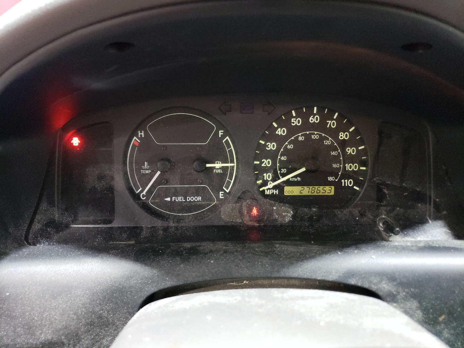 1Y1SK5284WZ405720 1998 Chevrolet Geo Prizm Base