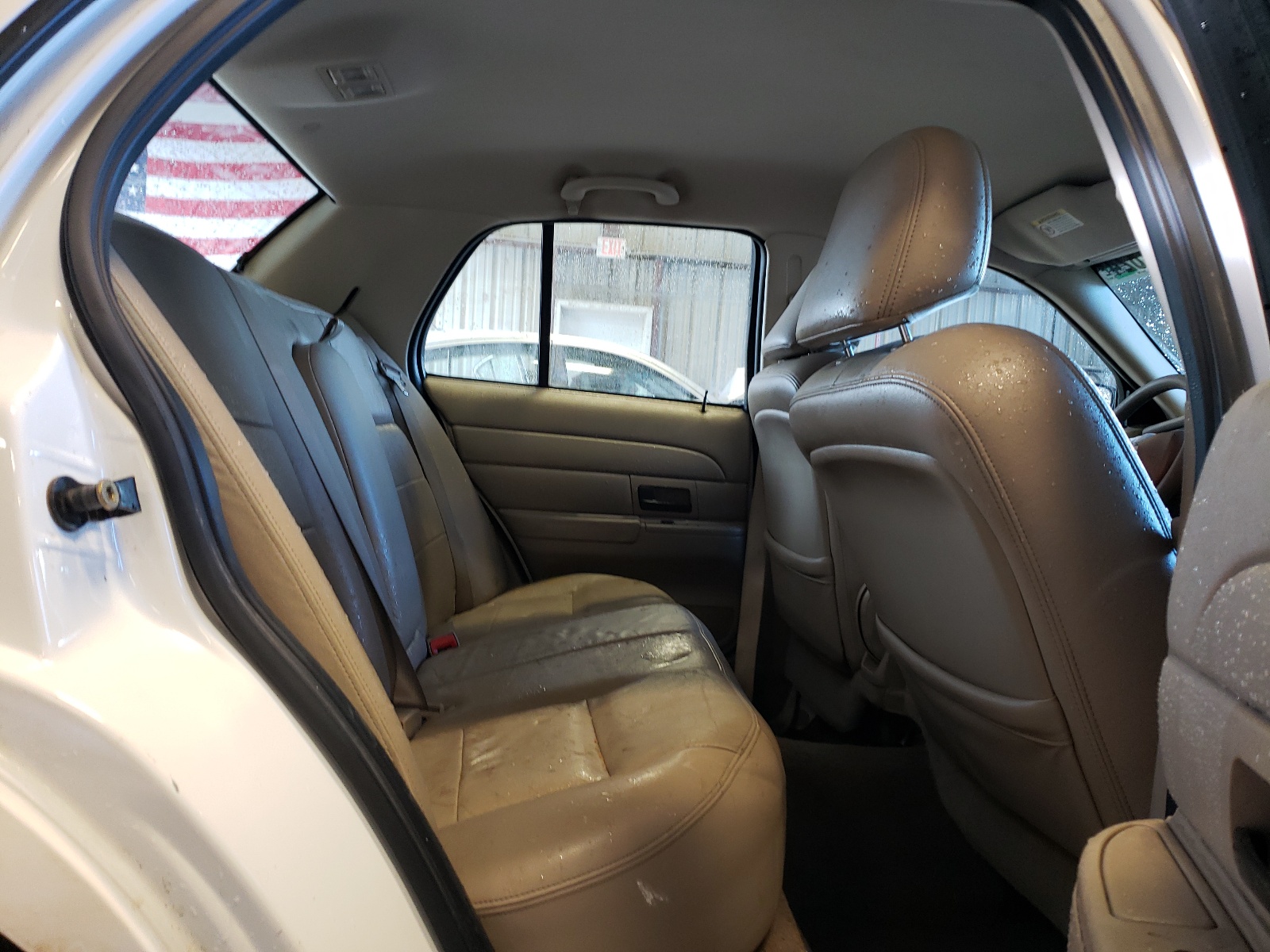 2FAFP74W95X111187 2005 Ford Crown Victoria Lx