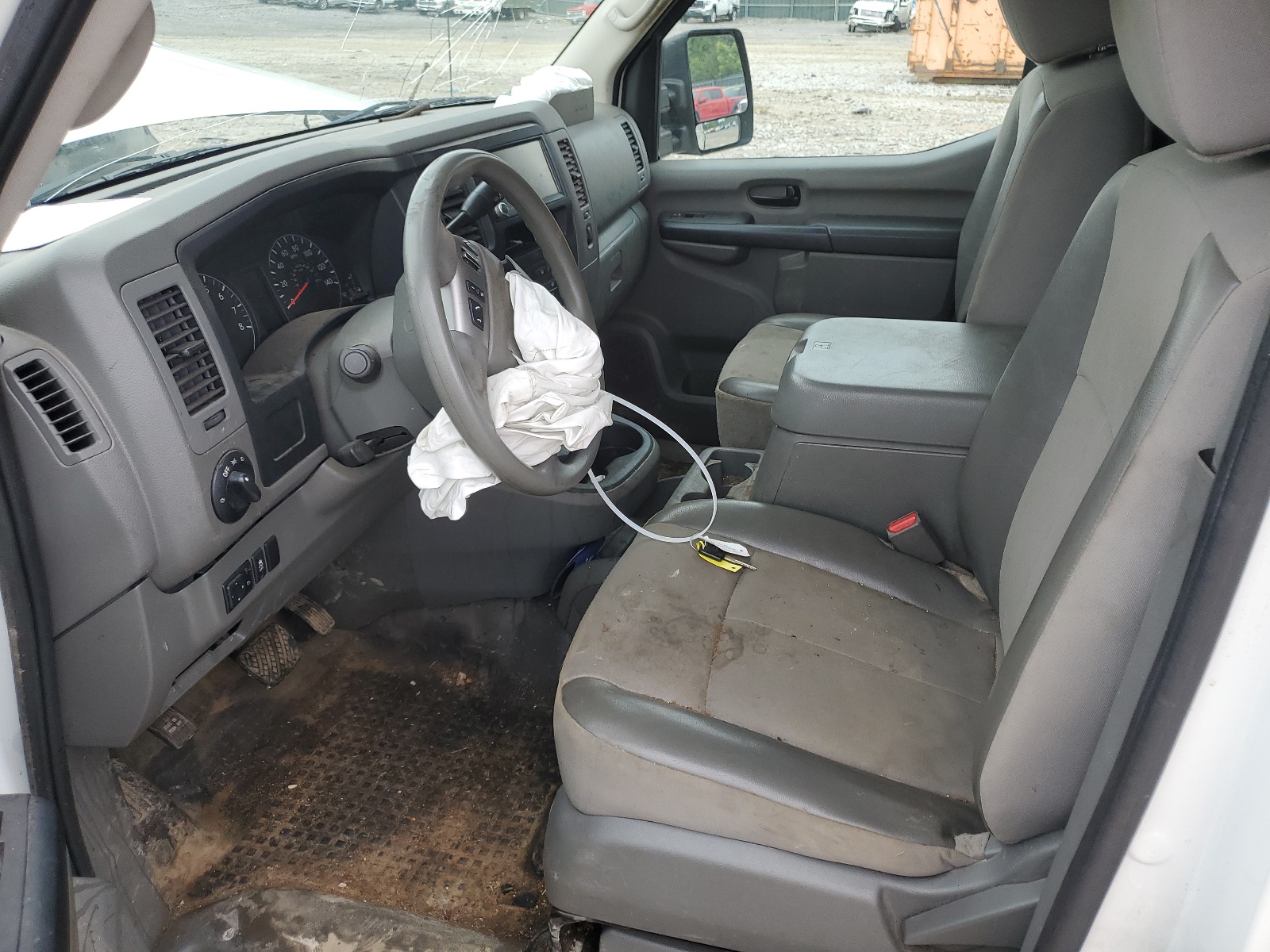 1N6AF0KY2KN803708 2019 Nissan Nv 2500 S