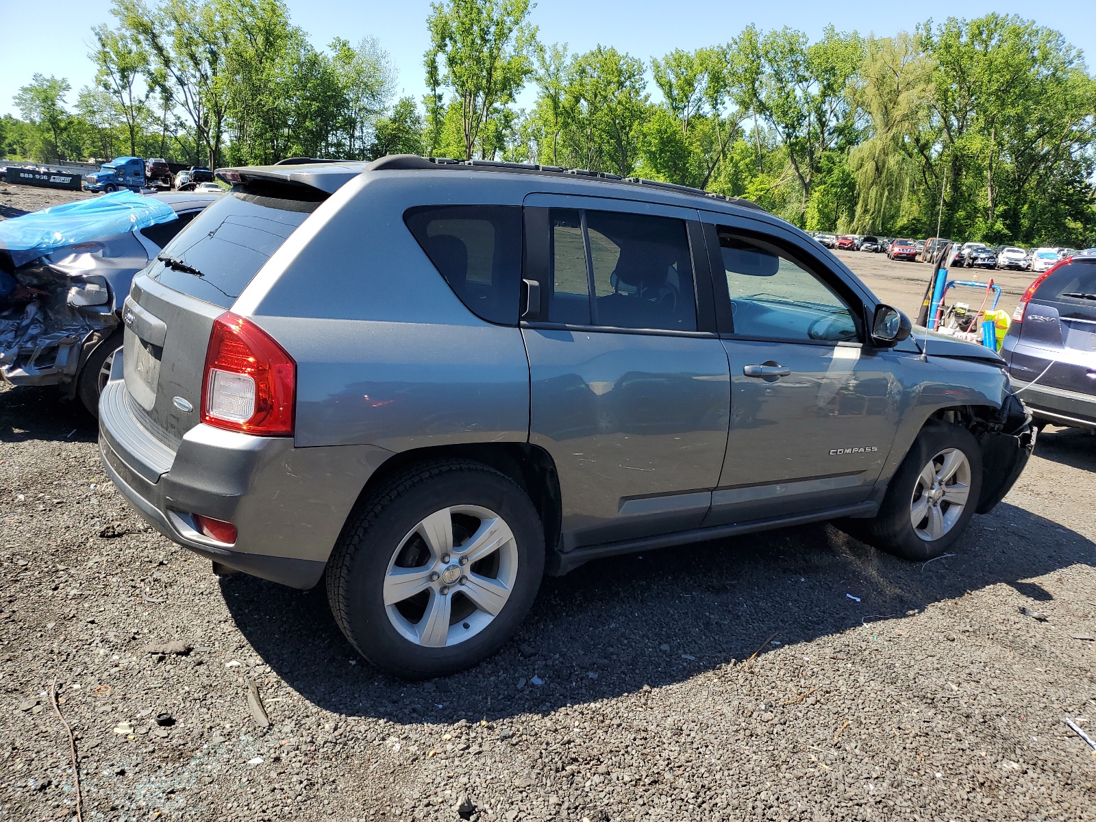 2013 Jeep Compass Latitude vin: 1C4NJDEB2DD236197