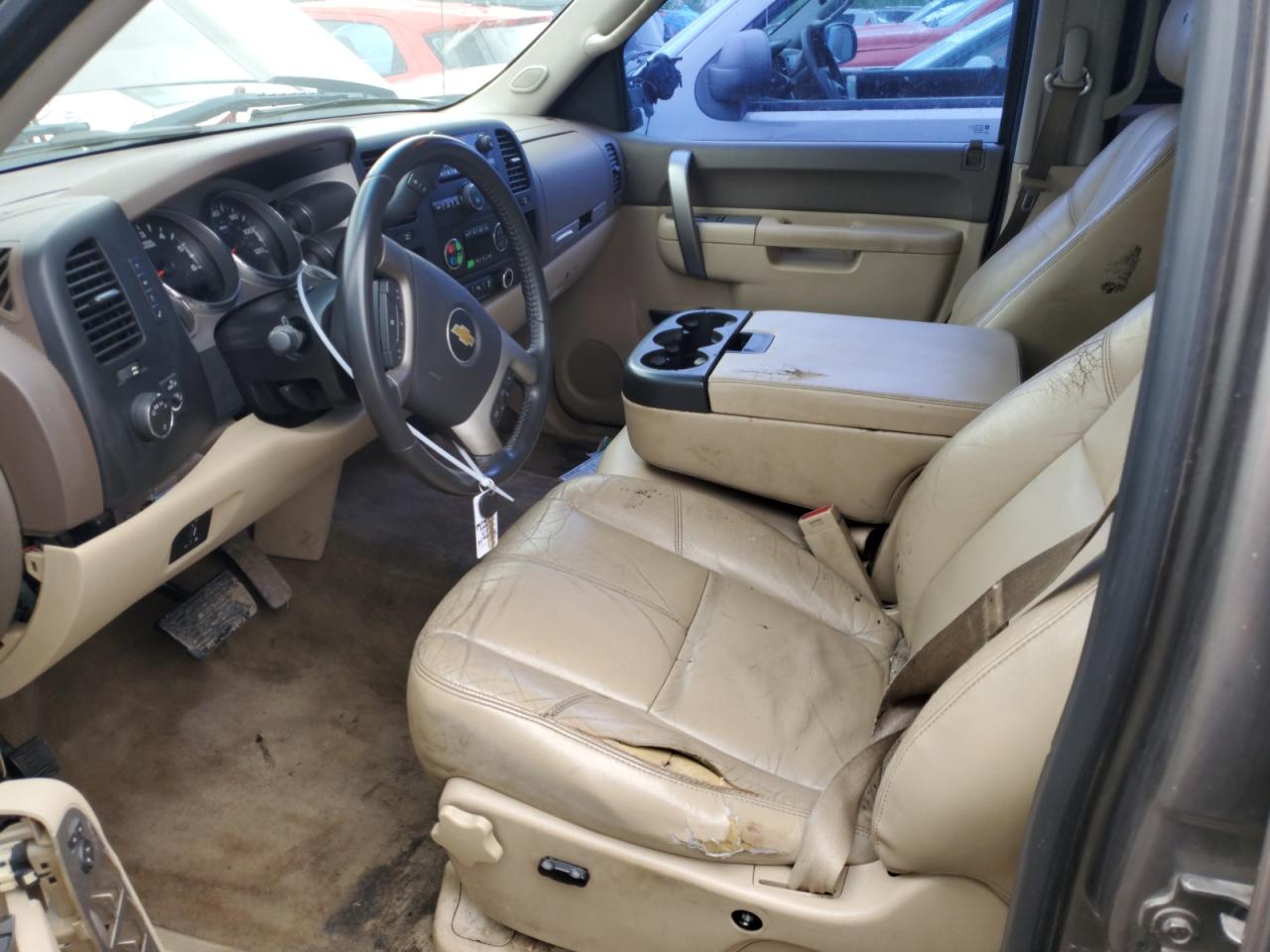 2013 Chevrolet Silverado - Image 7