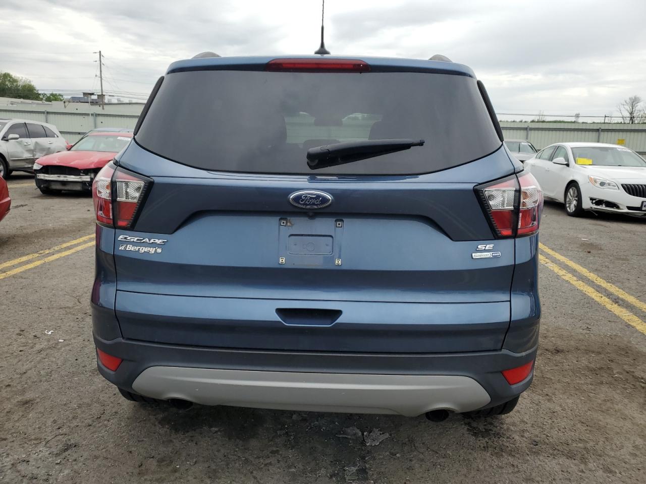 1FMCU9GD2JUB66475 2018 Ford Escape Se