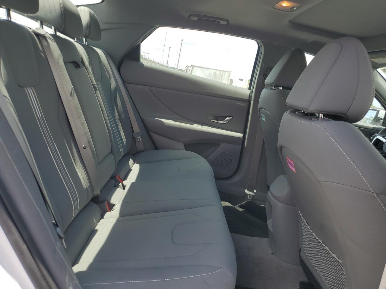 2024 Hyundai Elantra - Image 10