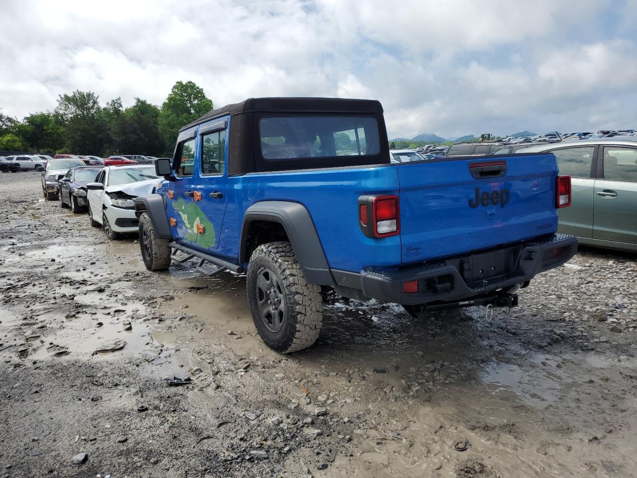 2021 Jeep Gladiator - Image 2
