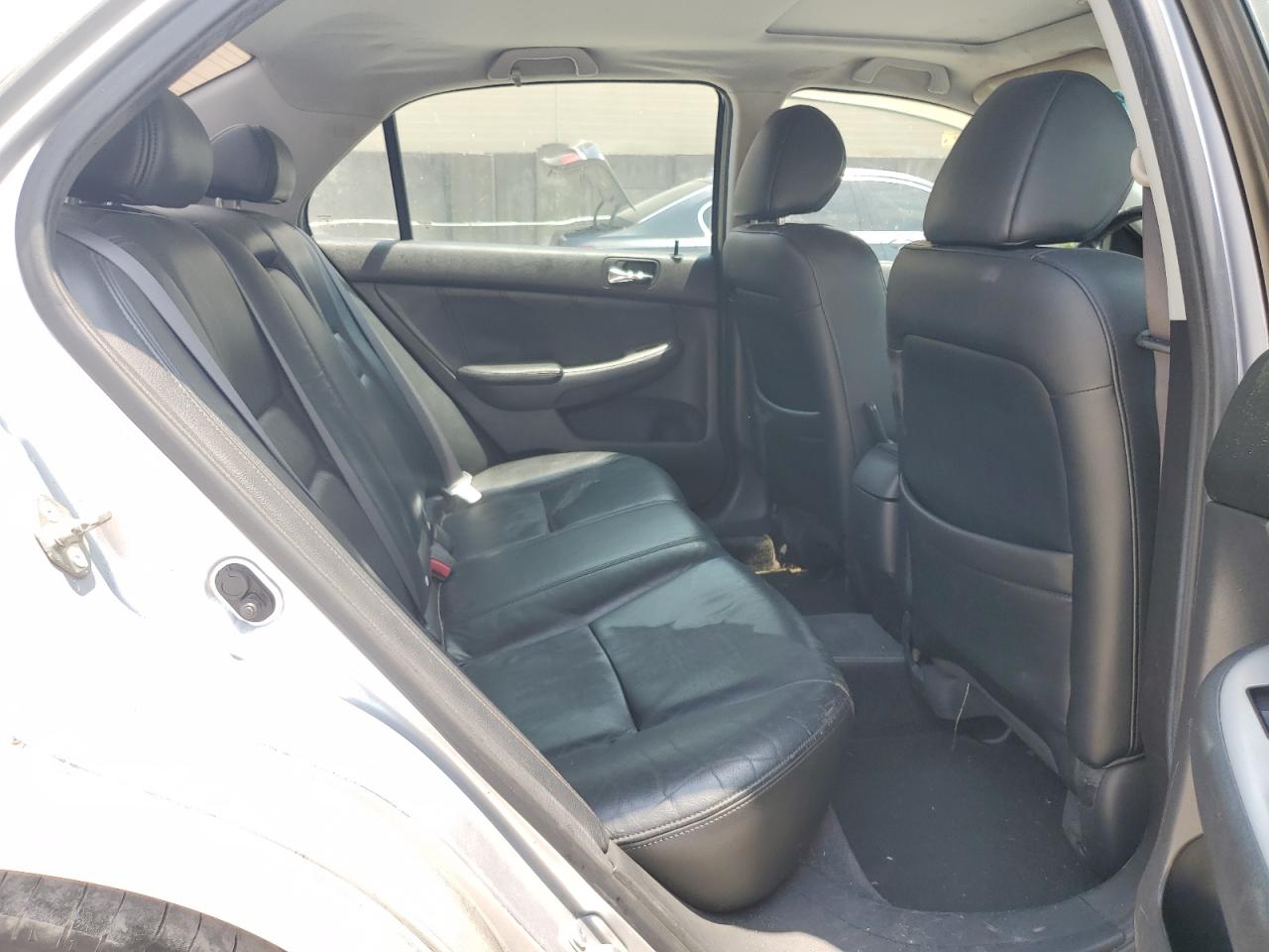 2003 Honda Accord - Image 10