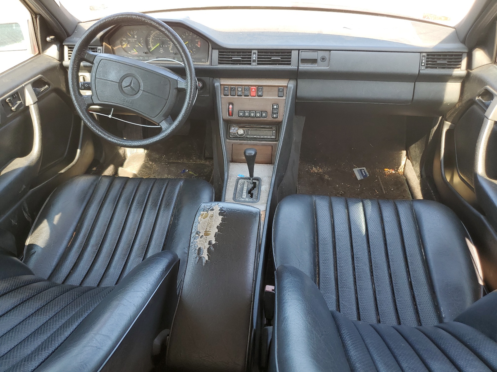 WDBEA30D9KB020969 1989 Mercedes-Benz 300 E