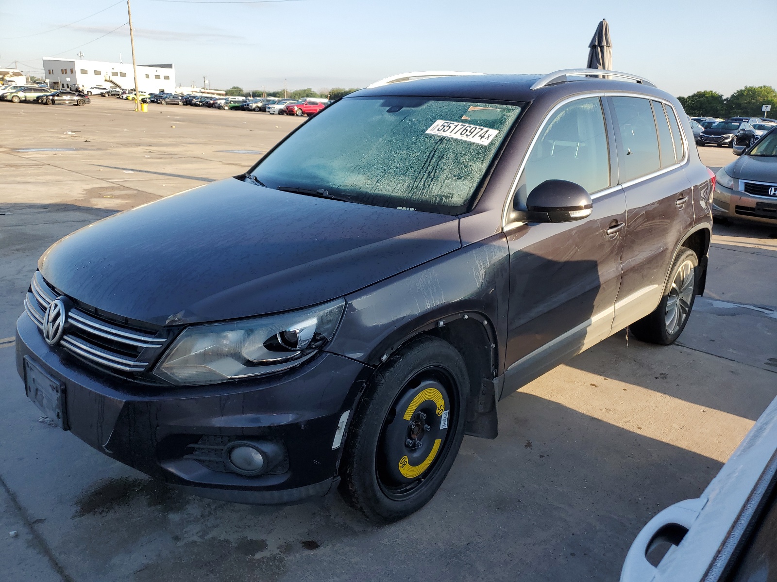 2016 Volkswagen Tiguan S vin: WVGAV7AX7GW562233