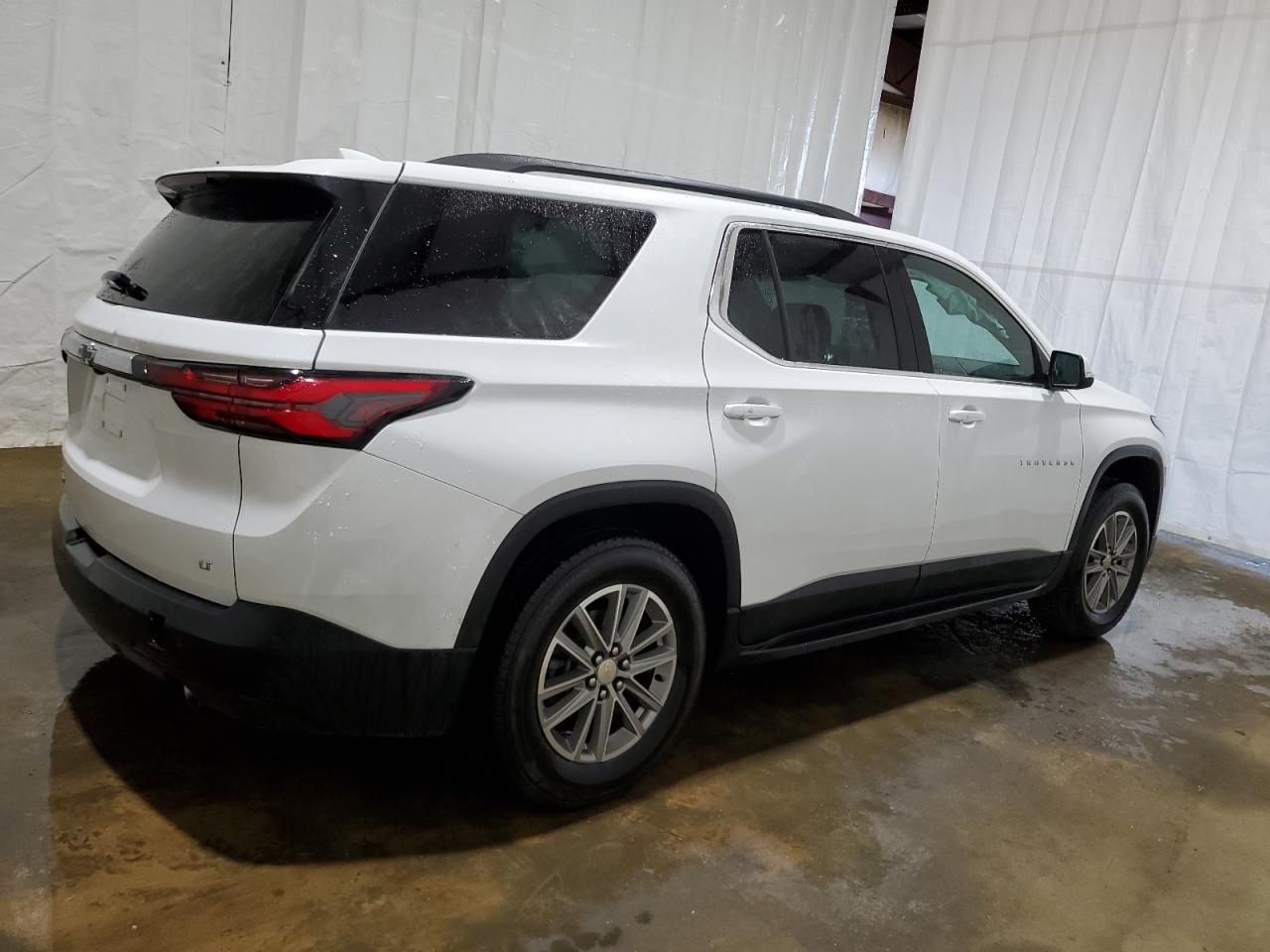 VIN 1GNEVGKWXNJ142155 2022 CHEVROLET TRAVERSE no.3