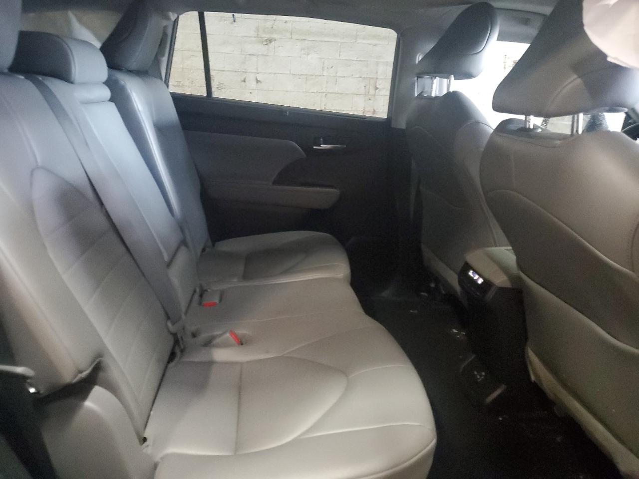 2022 Toyota Highlander Xle VIN: 5TDHZRBH2NS231857 Lot: 56827034