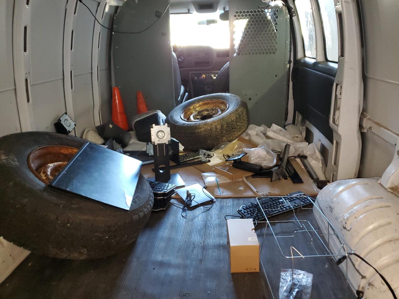 1999 Chevrolet Express G1500 VIN: 1GCFG15W4X1099273 Lot: 57133884