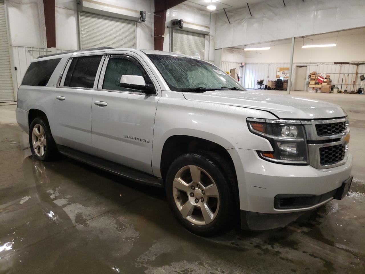 VIN 1GNSKHKC0GR106745 2016 CHEVROLET SUBURBAN no.4