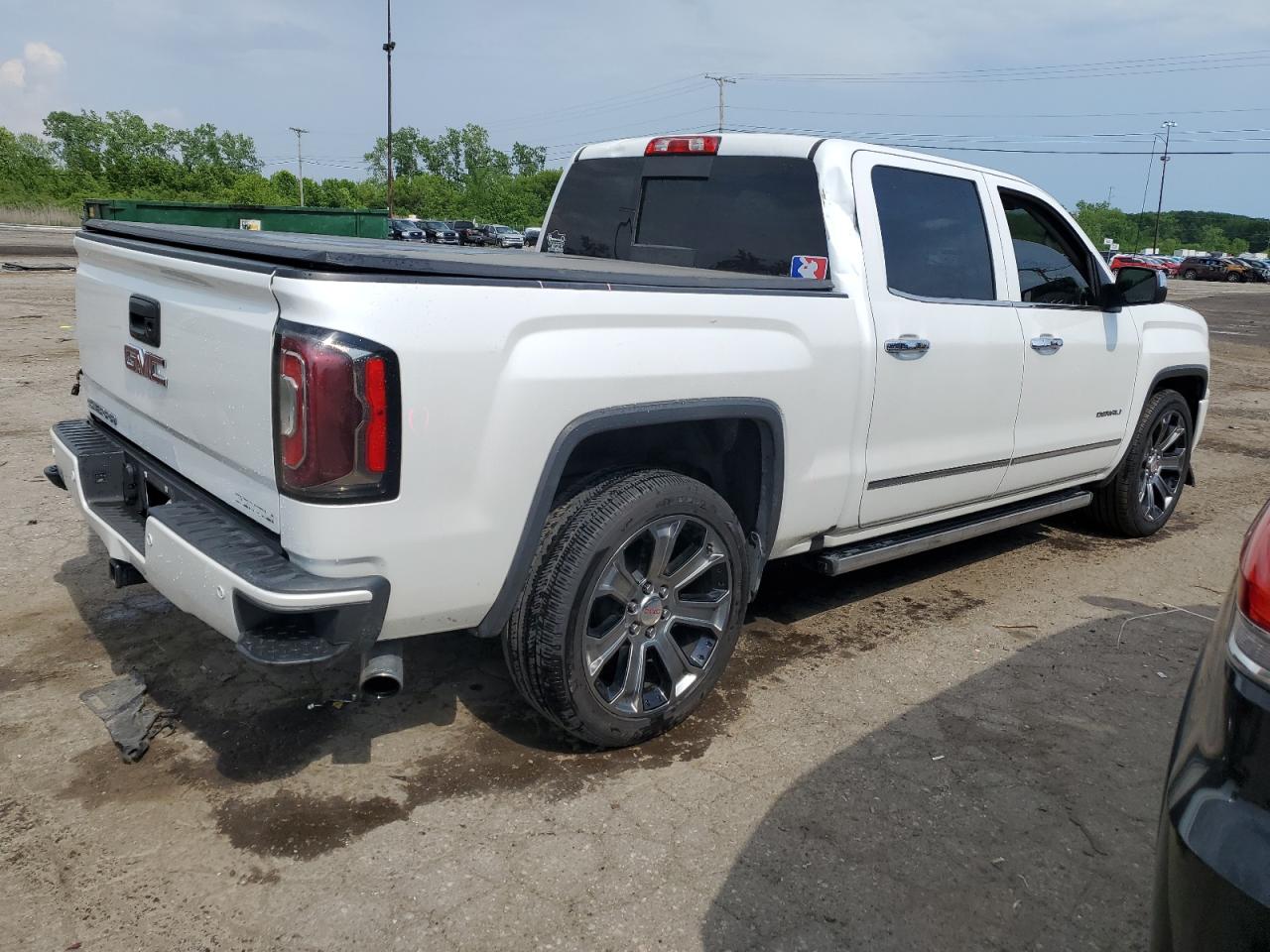 2016 GMC Sierra - Image 3