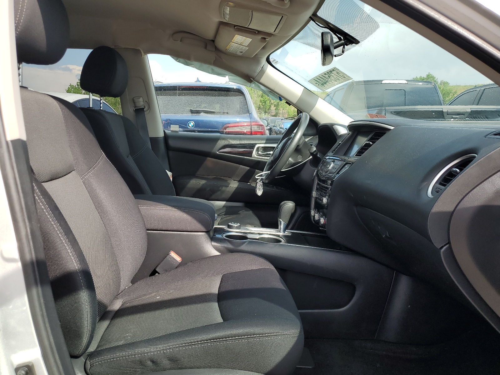 5N1DR2MM8HC663550 2017 Nissan Pathfinder S