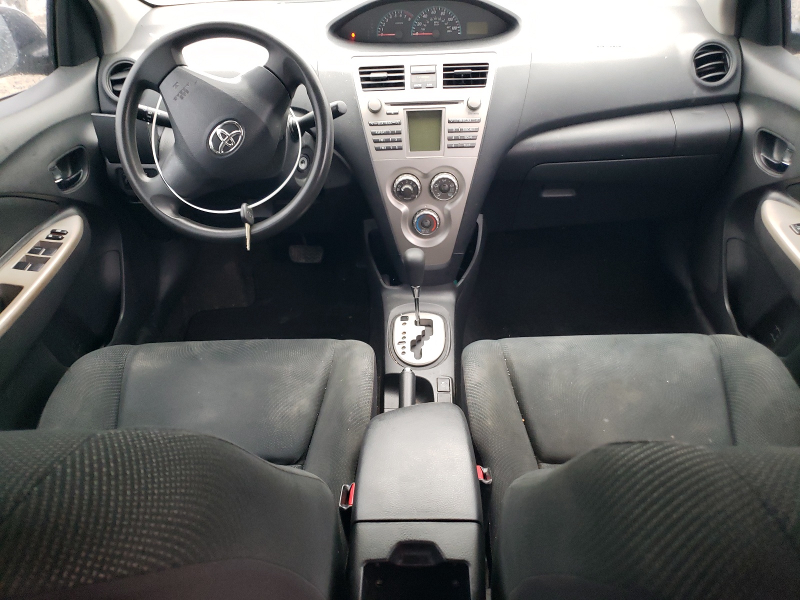 JTDBT4K30B1405416 2011 Toyota Yaris