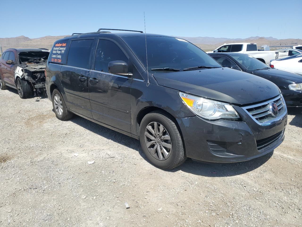 2012 Volkswagen Routan - Image 4