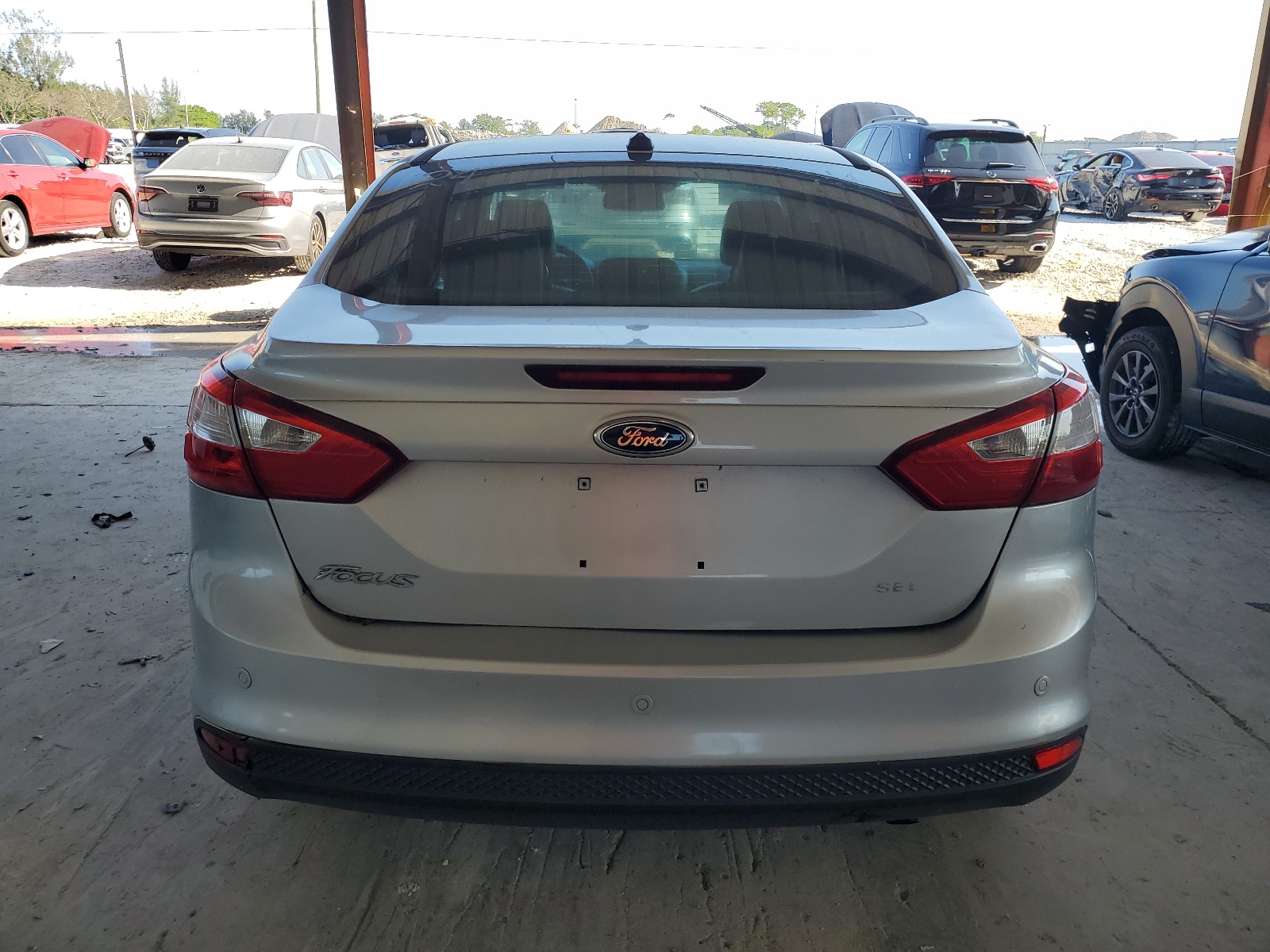 1FAHP3H2XCL348869 2012 Ford Focus Sel