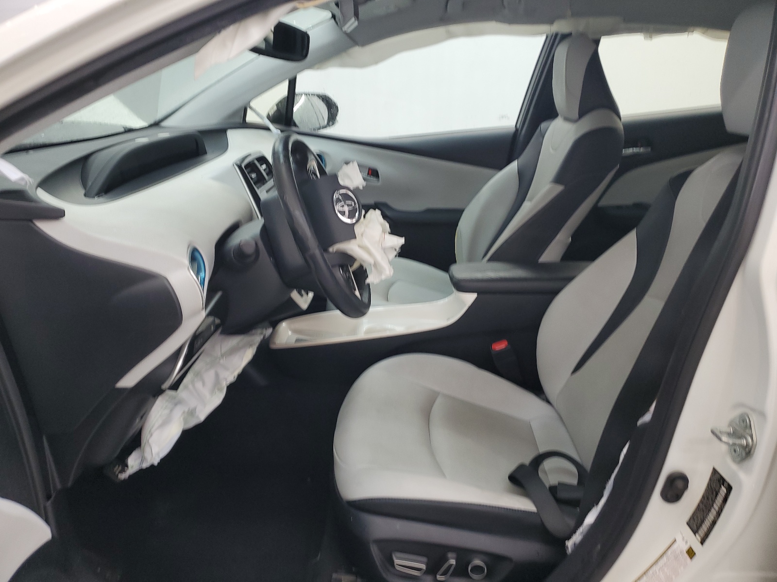 JTDKARFU5G3019401 2016 Toyota Prius