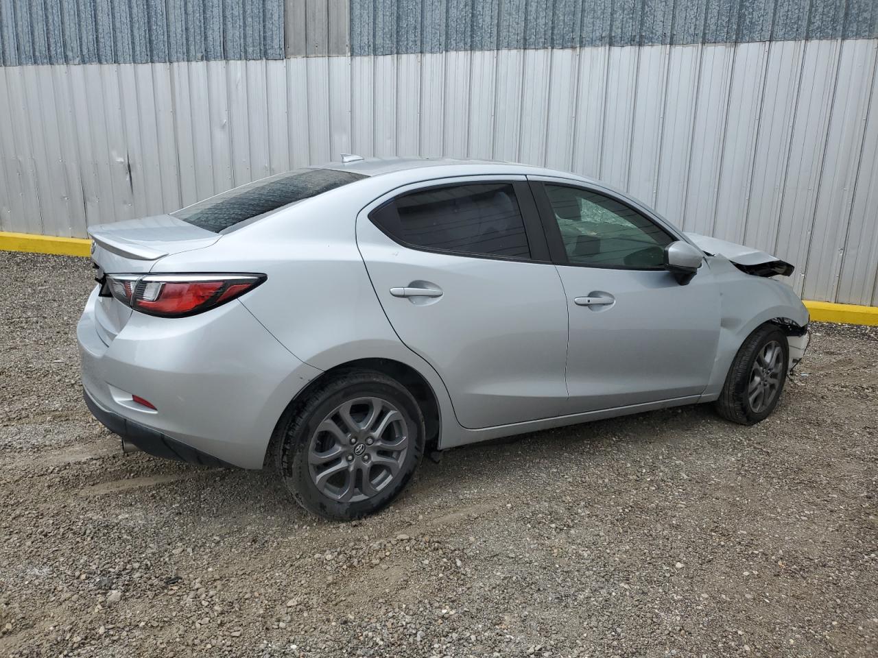 VIN 3MYDLBYV7KY513289 2019 TOYOTA YARIS no.3