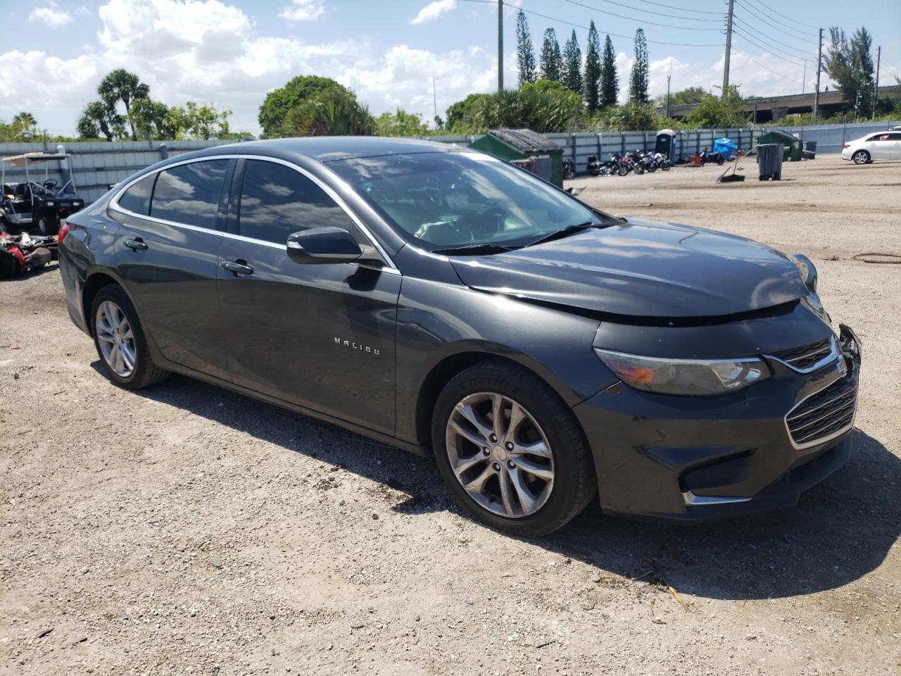 2017 Chevrolet Malibu - Image 4