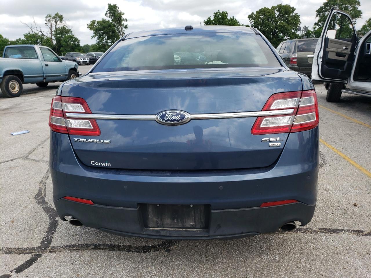 1FAHP2H89JG104151 2018 Ford Taurus Sel