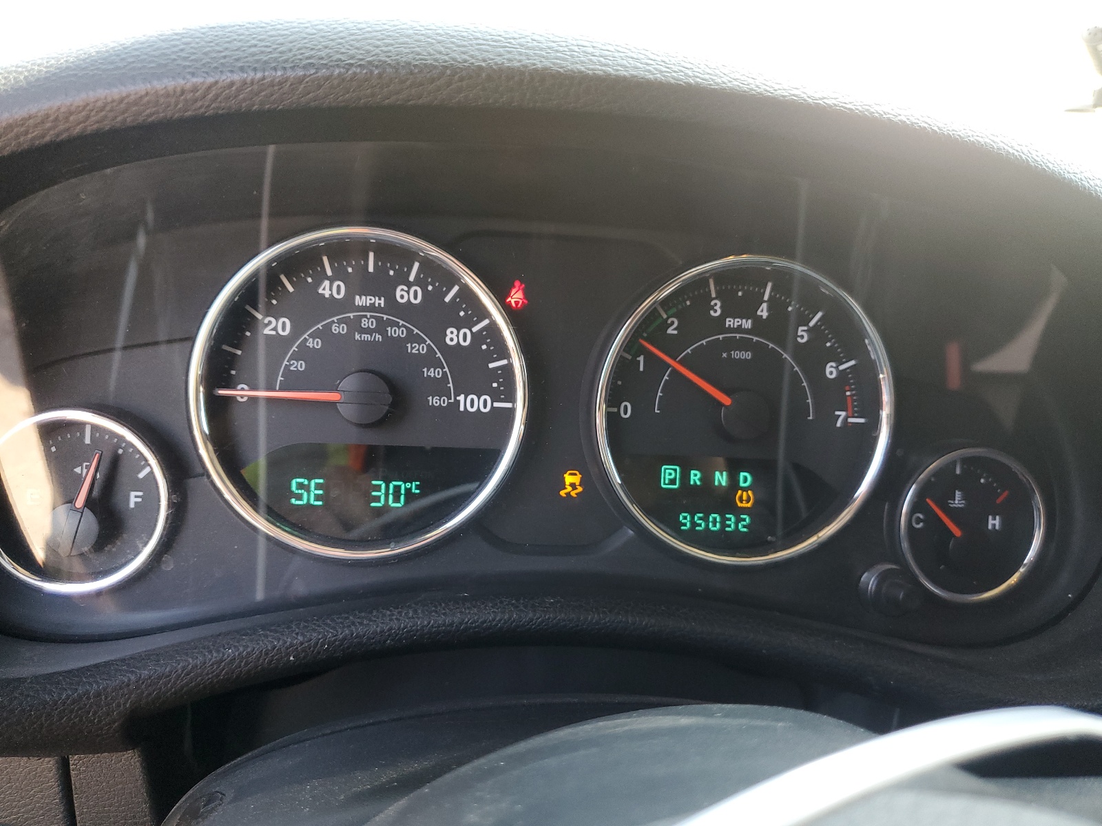 1C4BJWDG1DL573686 2013 Jeep Wrangler Unlimited Sport