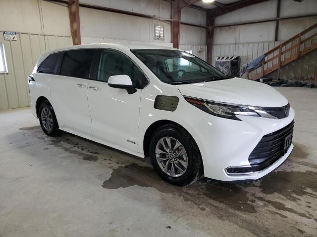 5TDYRKEC0MS052996 Toyota All Models SIENNA XLE 4