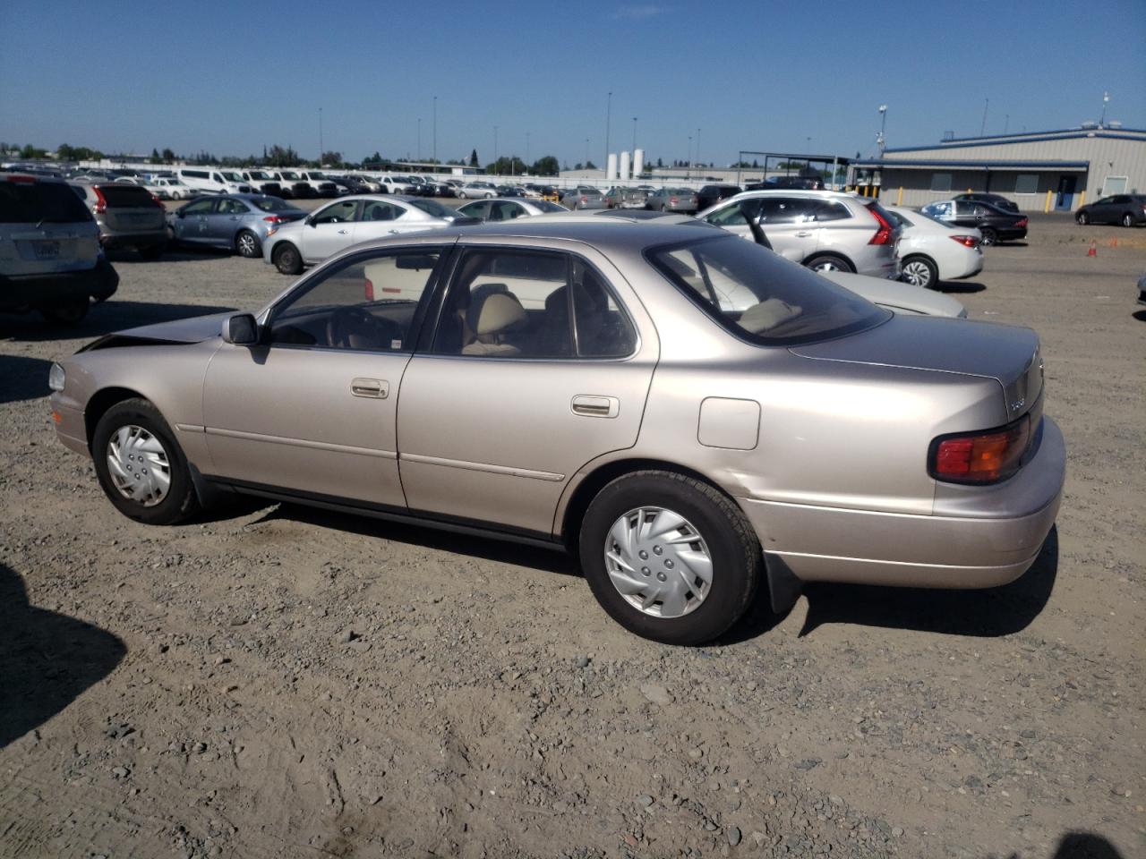 1994 Toyota Camry Le VIN: JT2SK12E7R0255638 Lot: 55566144