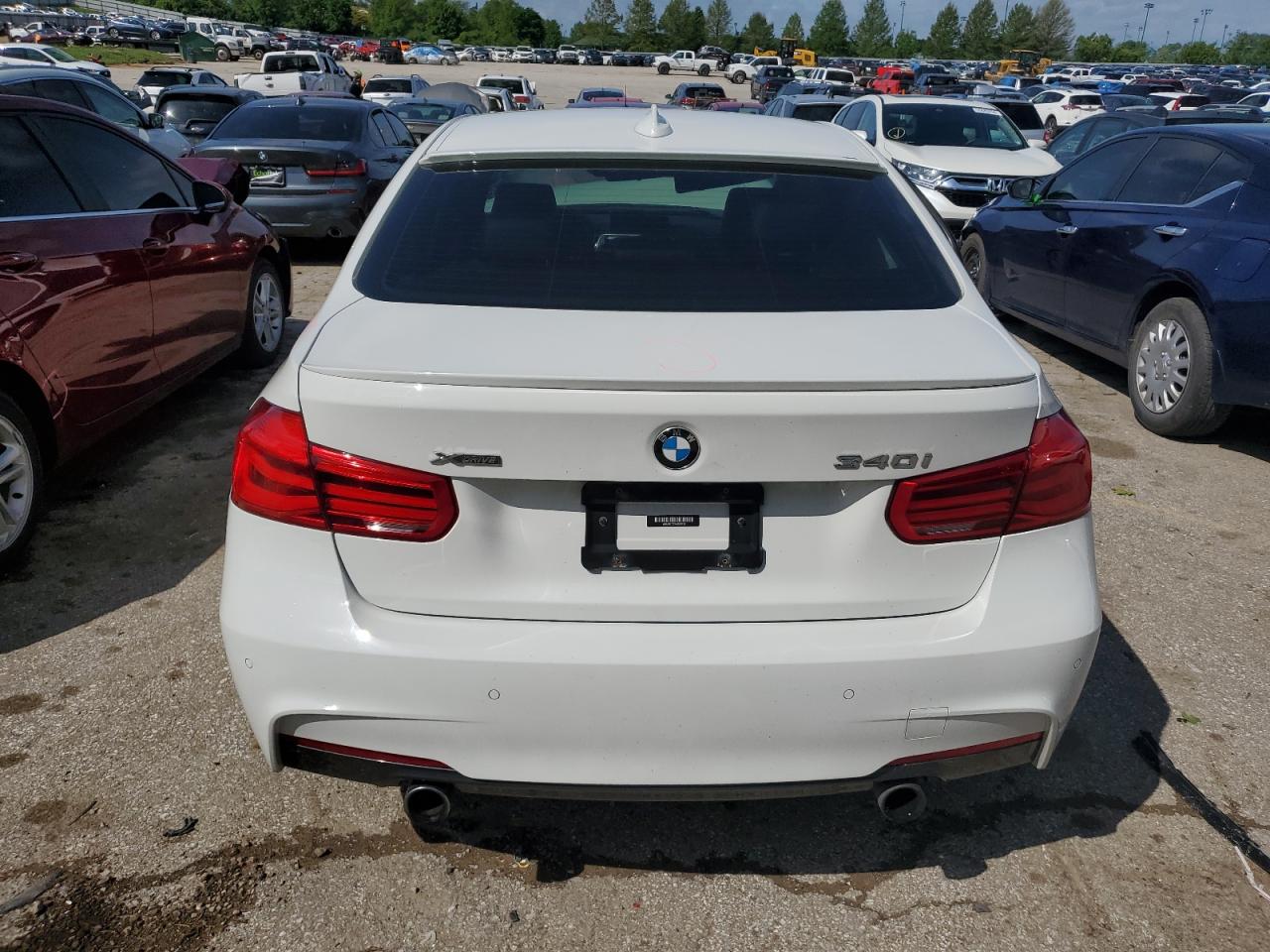 WBA8B7C30HK858738 2017 BMW 340 Xi