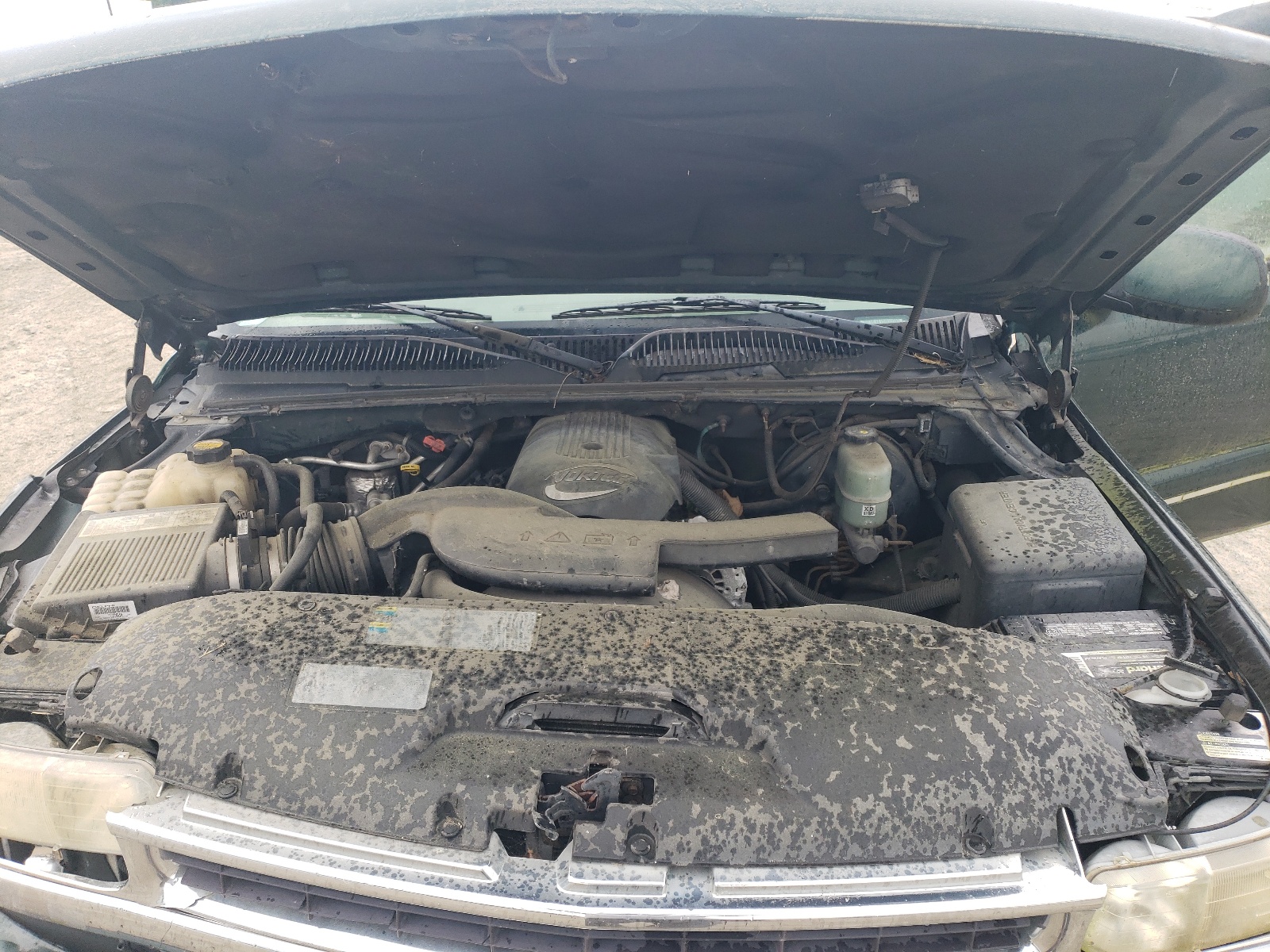 1GNEK13Z92J104748 2002 Chevrolet Tahoe K1500