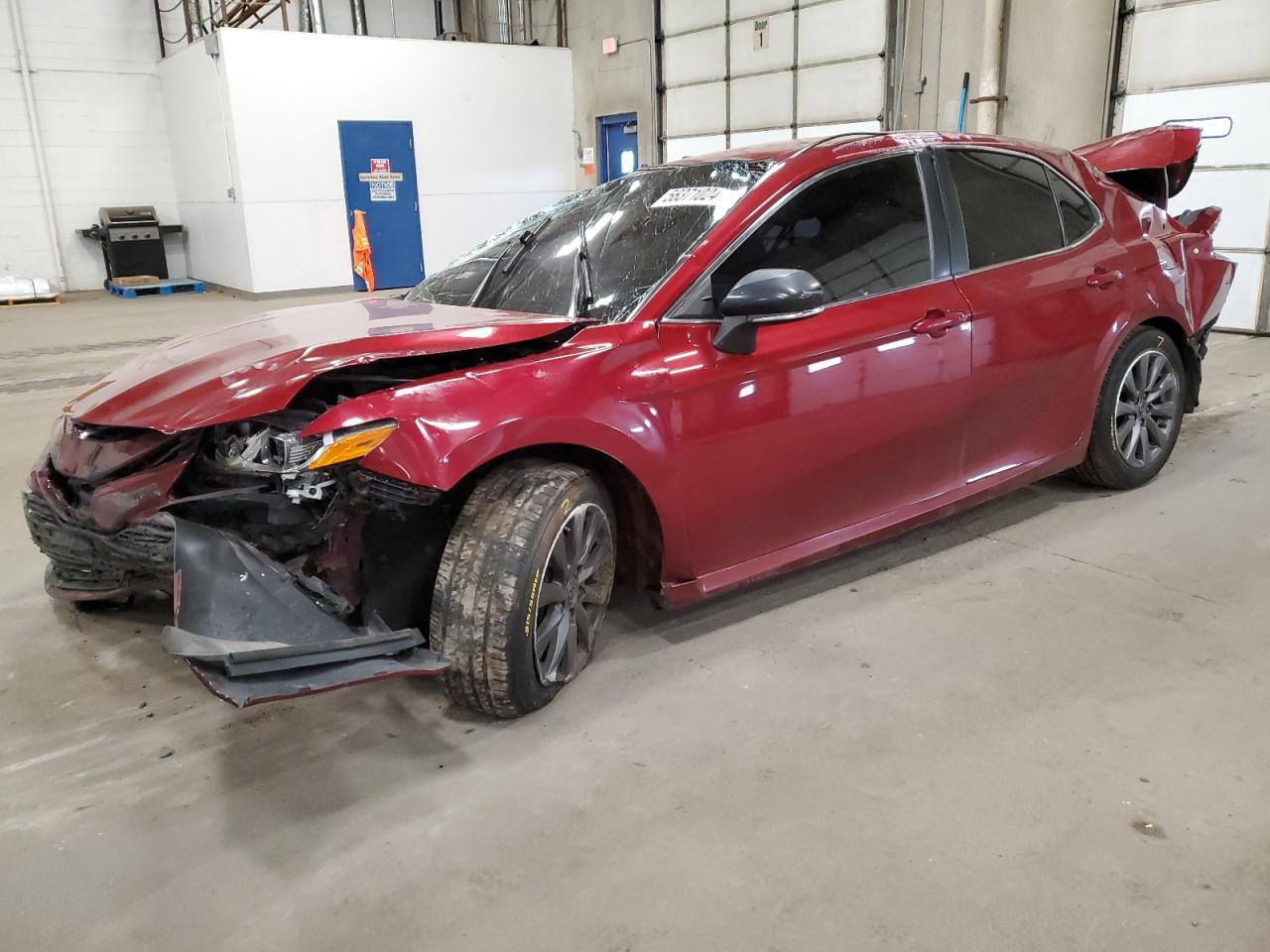 4T1B11HK7JU608895 2018 TOYOTA CAMRY - Image 1