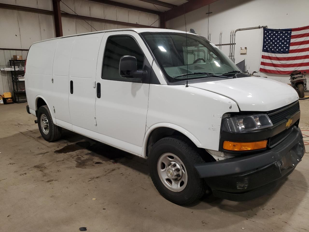 VIN 1GCWGAFP7L1272348 2020 CHEVROLET EXPRESS no.4