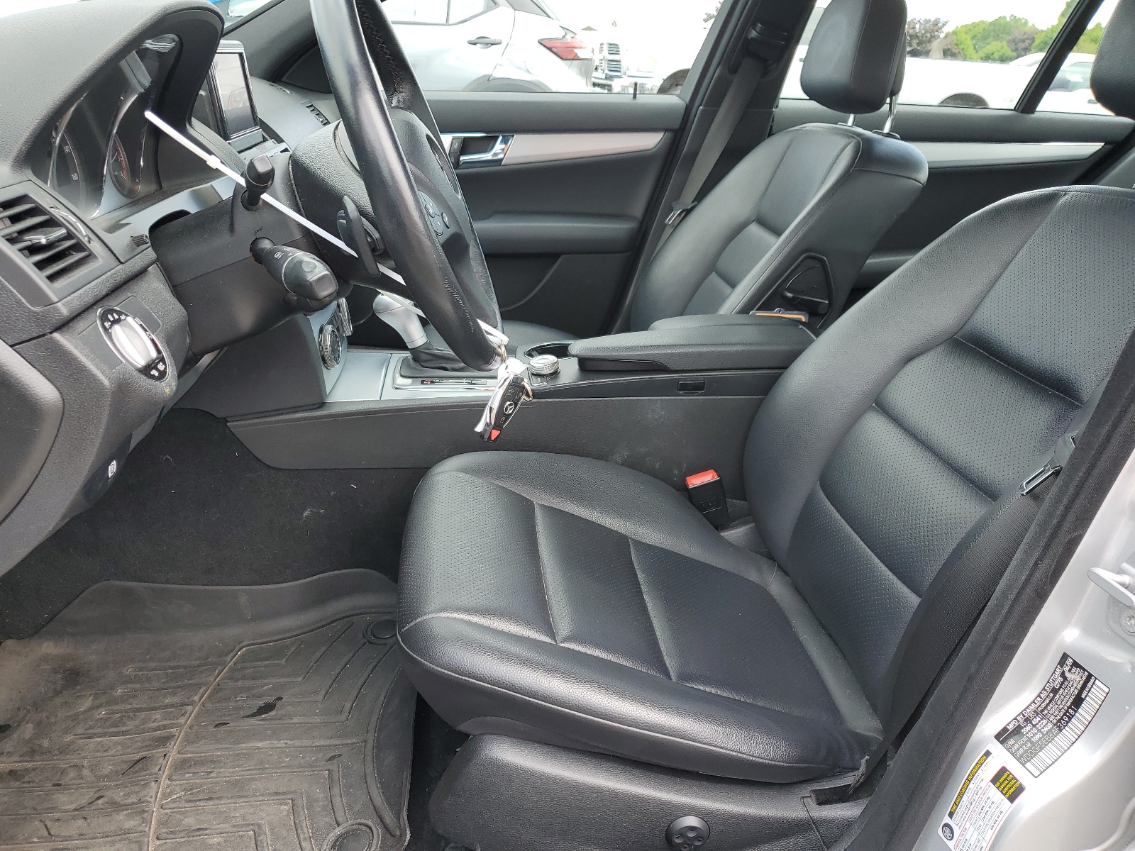 WDDGF5EB8AF369181 2010 Mercedes-Benz C 300