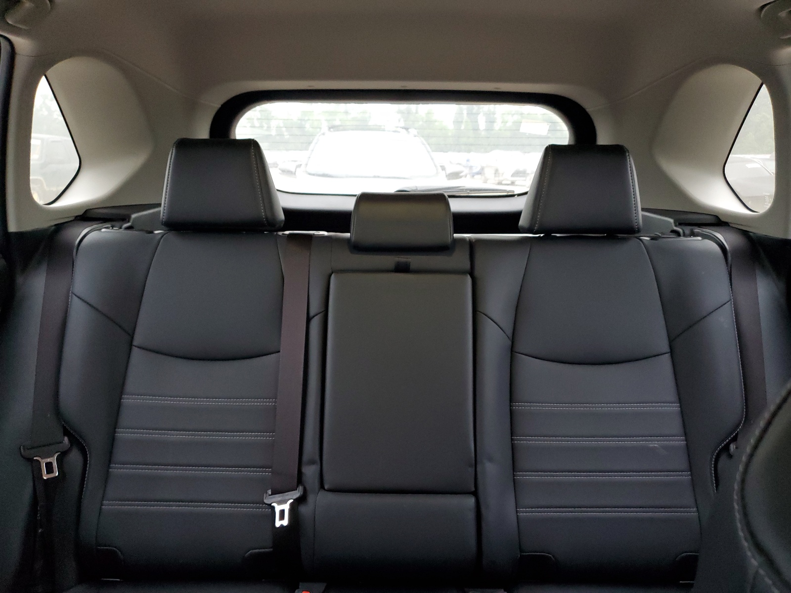 JTMB6RFV1ND527429 2022 Toyota Rav4 Xle Premium