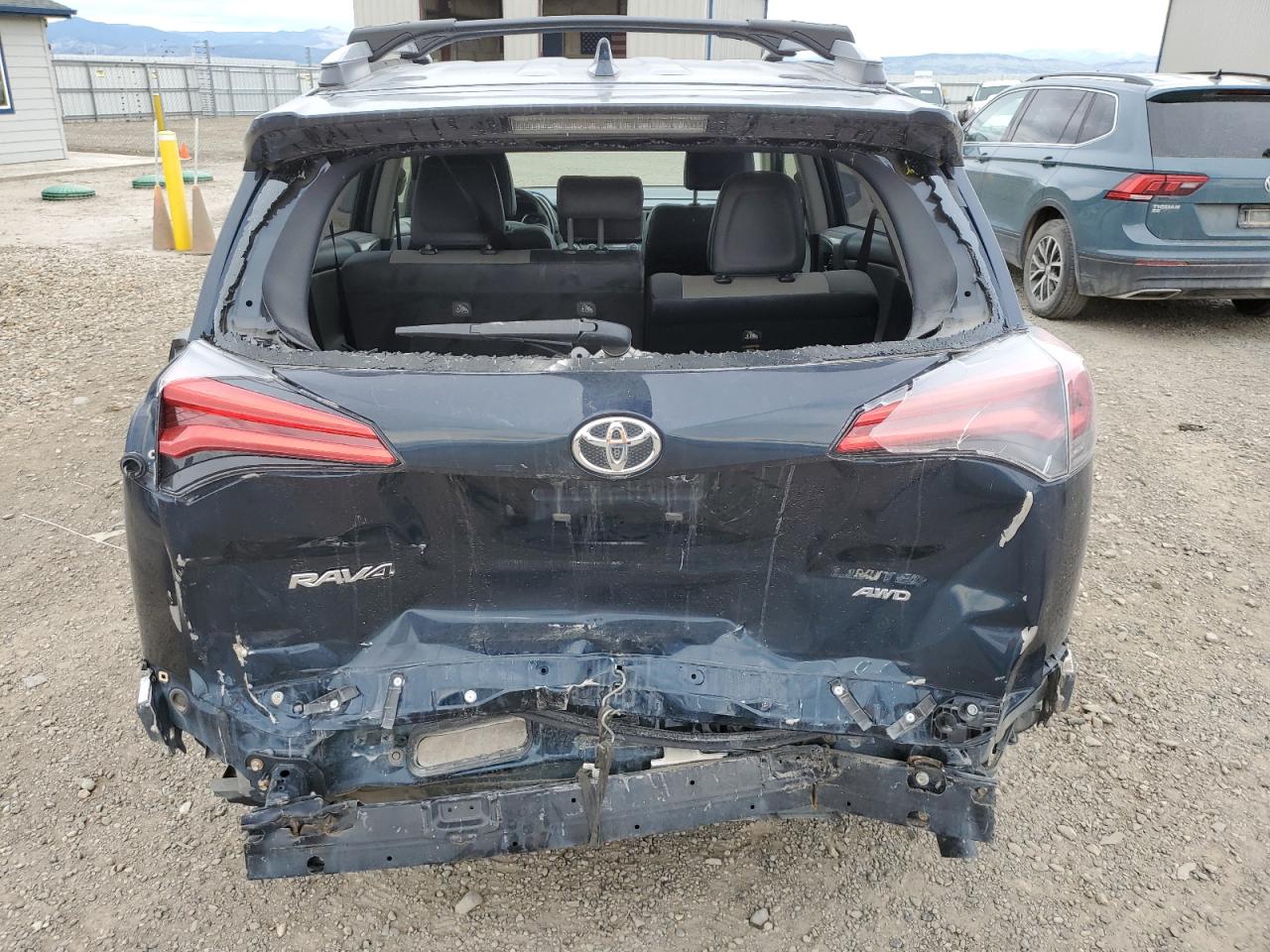 JTMDFREV0JJ186370 2018 Toyota Rav4 Limited