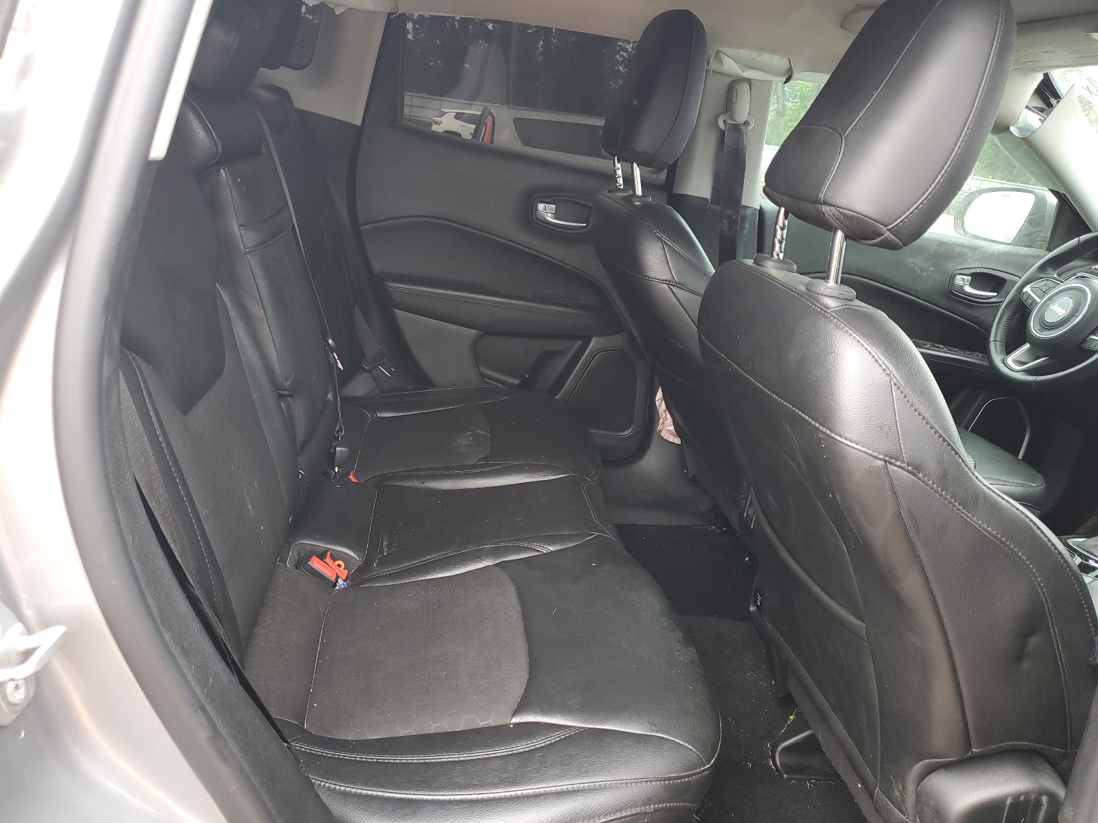 3C4NJCBB3JT438373 2018 Jeep Compass Latitude