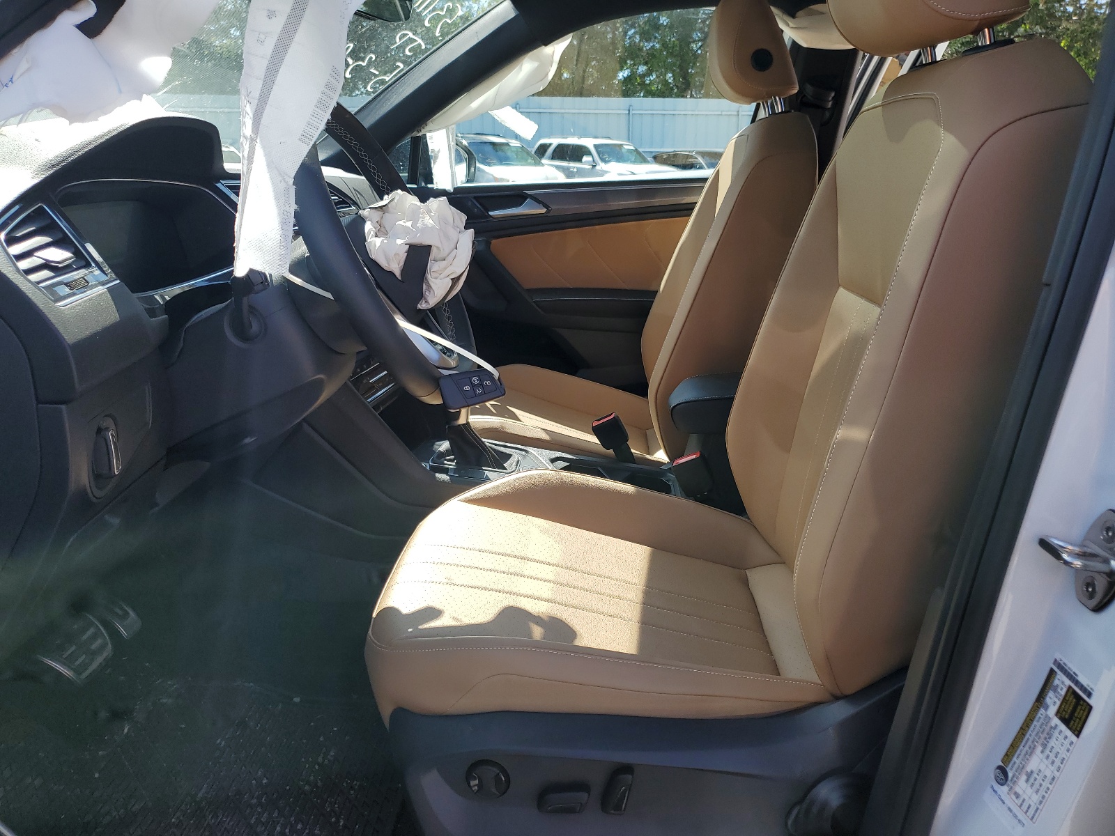 3VV8B7AX5PM083810 2023 Volkswagen Tiguan Se R-Line Black