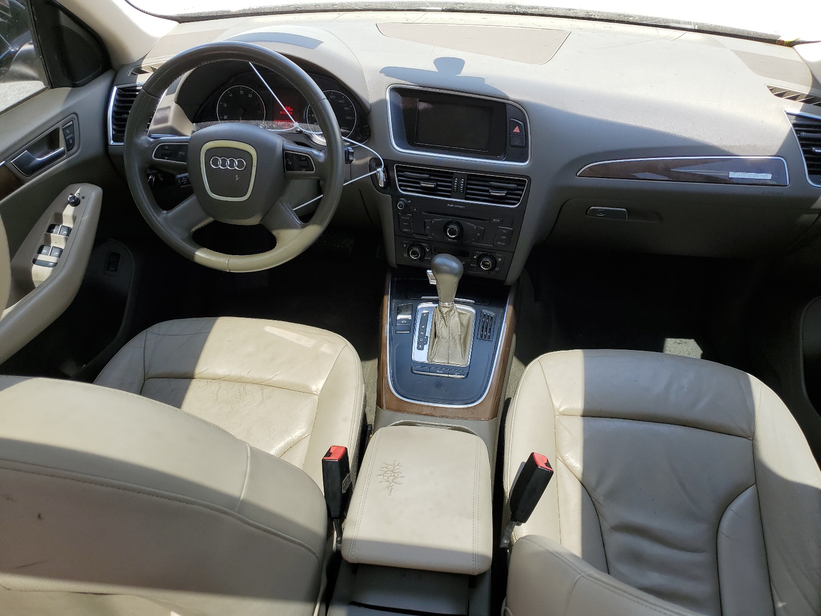 WA1CFAFP7BA003796 2011 Audi Q5 Premium