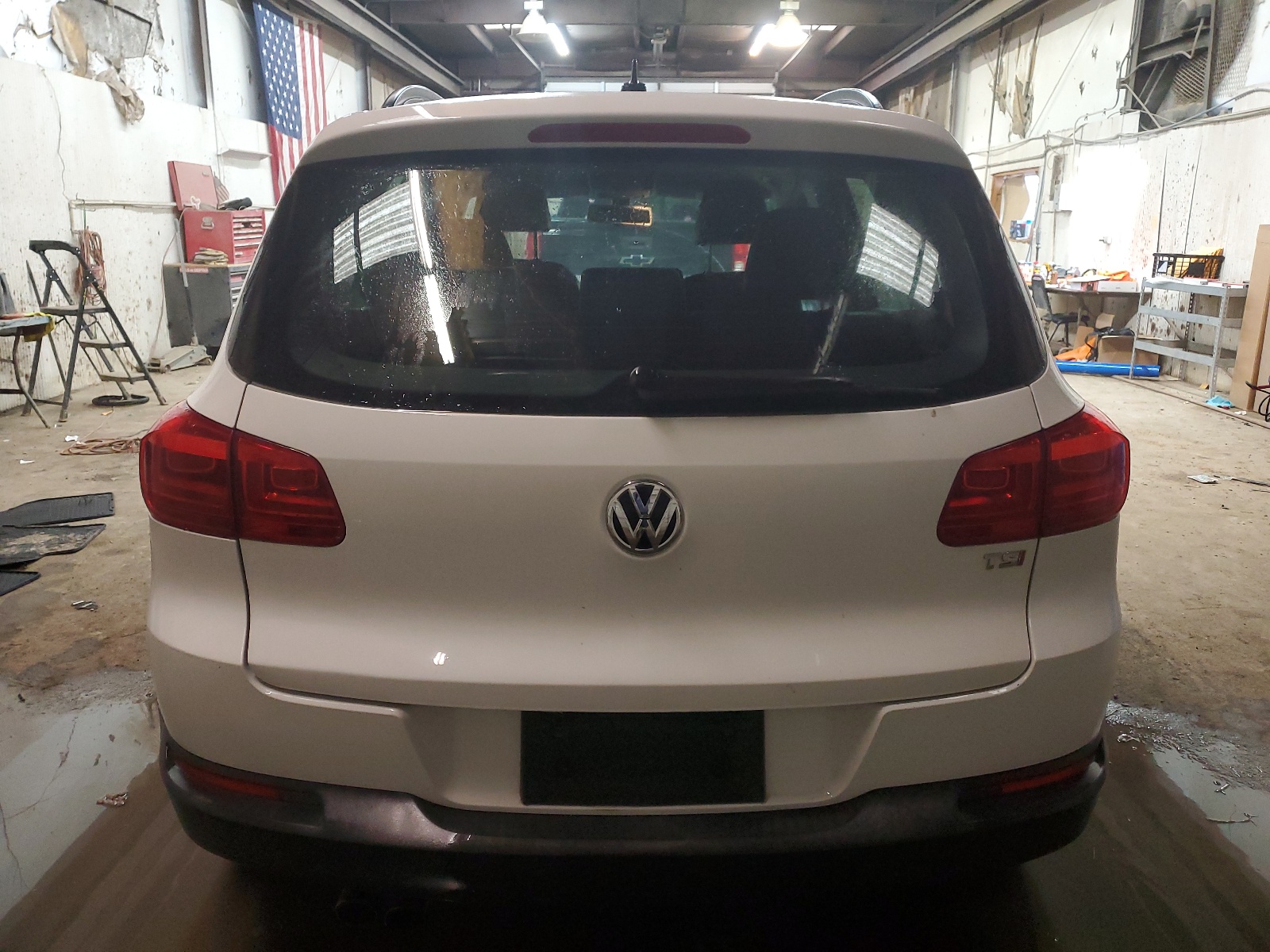 WVGAV7AX1GK000271 2016 Volkswagen Tiguan S