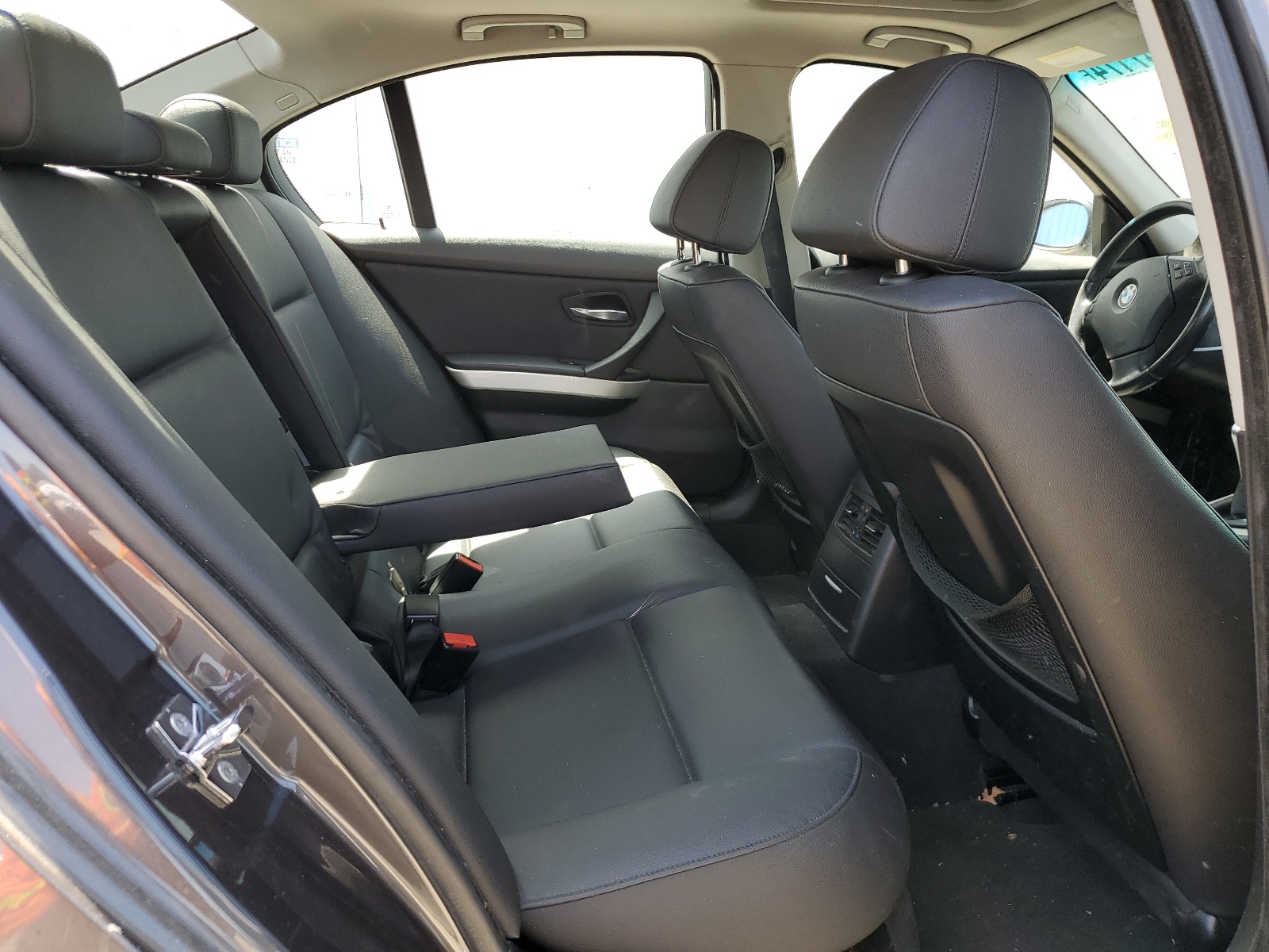 WBAVC93557KZ71225 2007 BMW 328 Xi