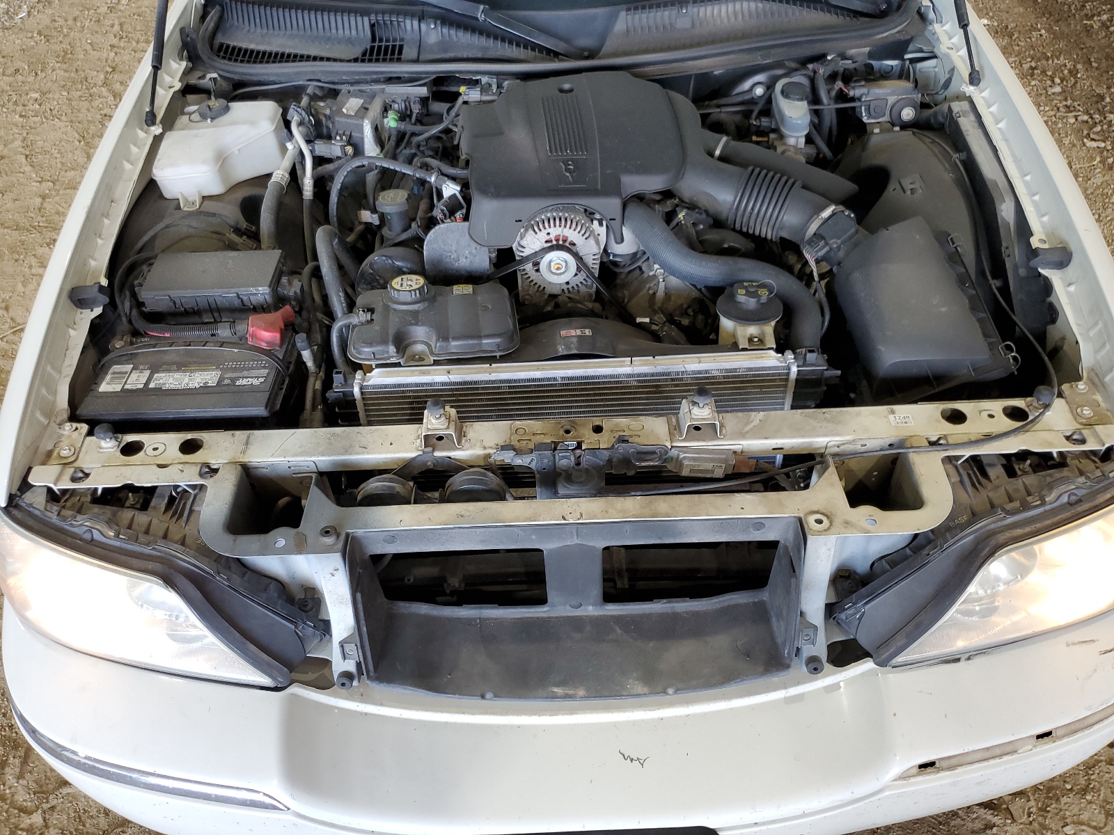 1LNHM83W04Y669670 2004 Lincoln Town Car Ultimate